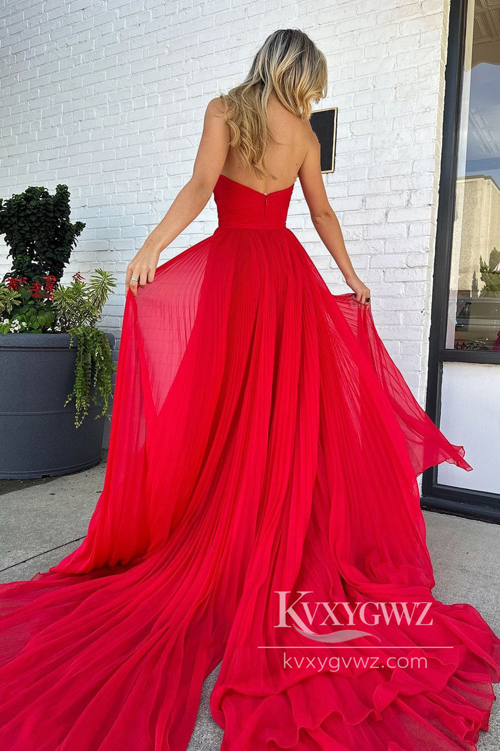 Charming A Line Sweetheart Evening Gown Pleat Chiffon Long Prom Dress with Slit LF634