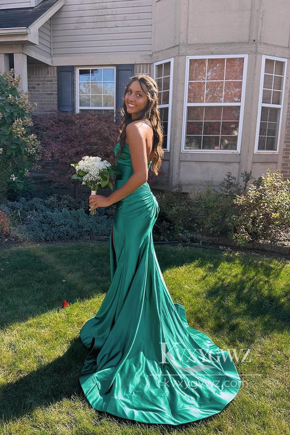 Stunning Mermaid Evening Gown Sweetheart Green Satin Prom Dress with Slit LF639