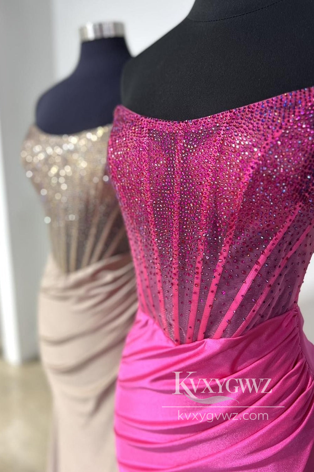 Stunning Mermaid Evening Gown Scoop Neck Satin Beaded Long Prom Dress With Slit LF640