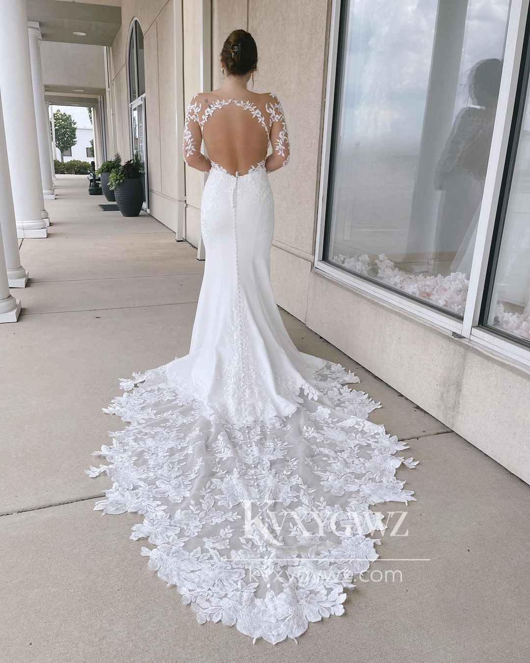 Graceful Mermaid Scoop Neck Elastic Satin Wedding Dresses Gown with Appliques HS704