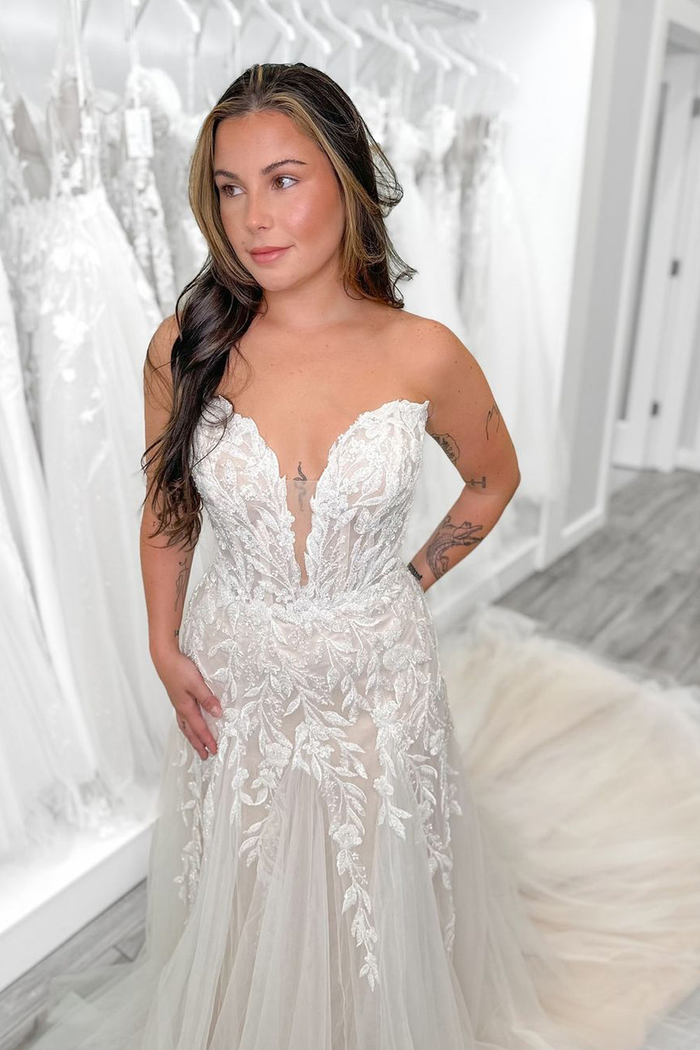 Glamorous A Line V Neck Champagne Tulle Long Wedding Dresses Gown with Appliques HS743