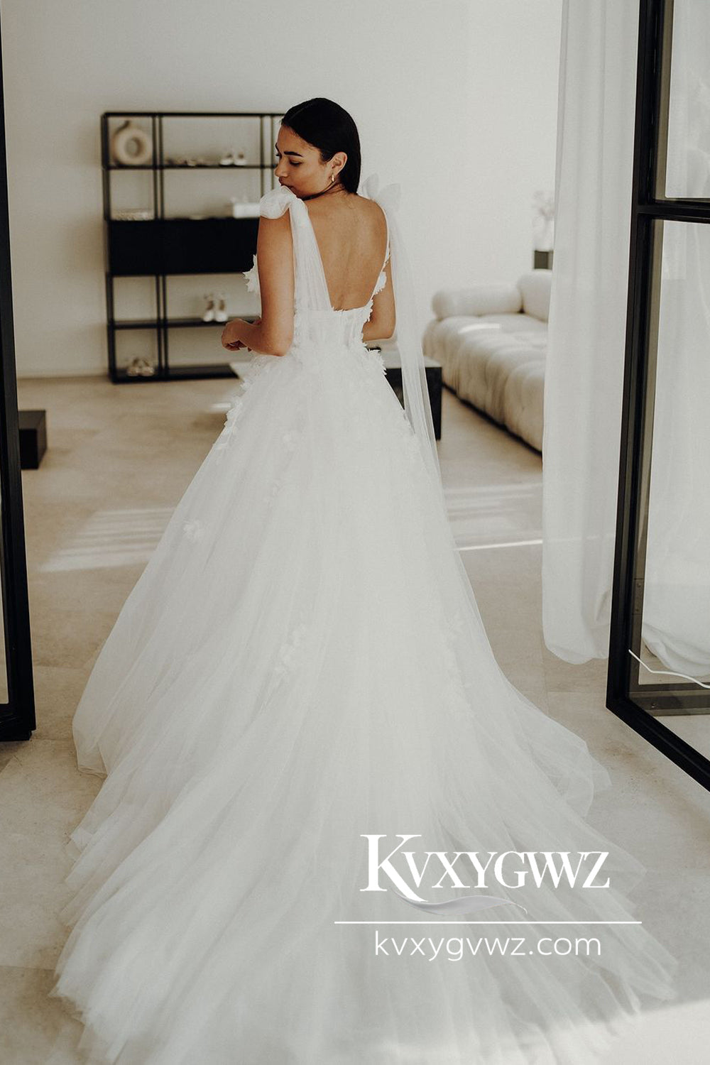 Ball Gown Tulle Sweetheart Wedding Dresses Gown With Sweep Train HS772