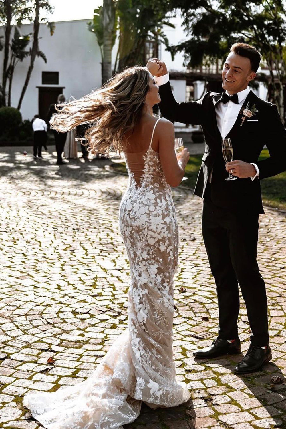 Luxurious Mermaid V Neck Lace Wedding Dresses Gown HS835