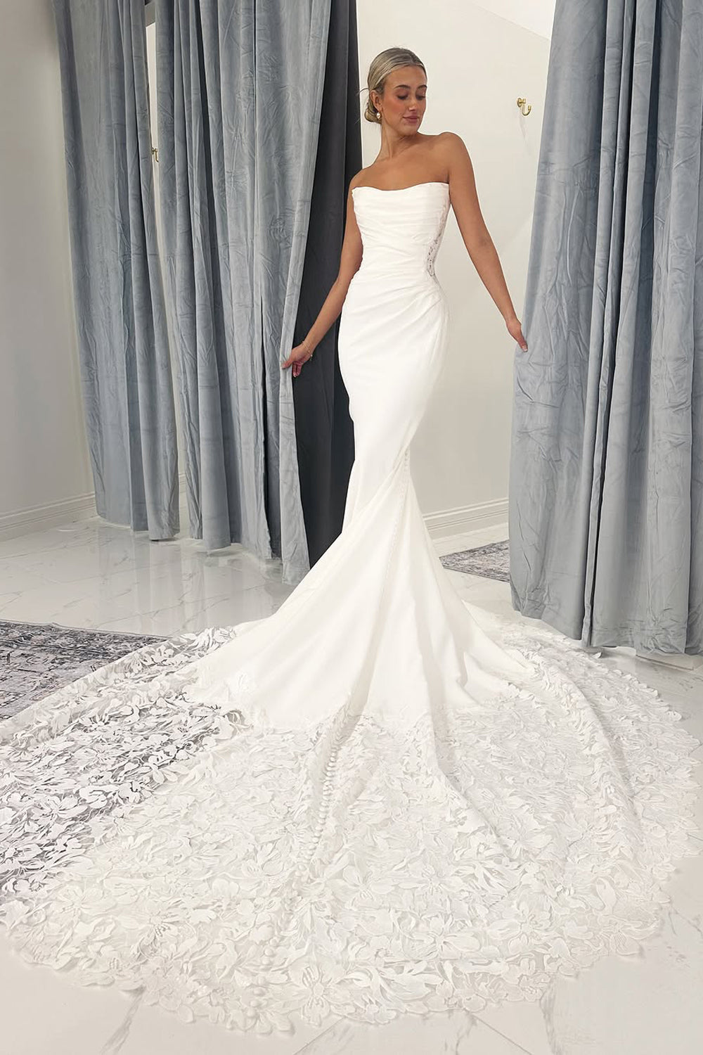 Mermaid Strapless White Satin Wedding Dresses Gown with Lace Appliques HS821