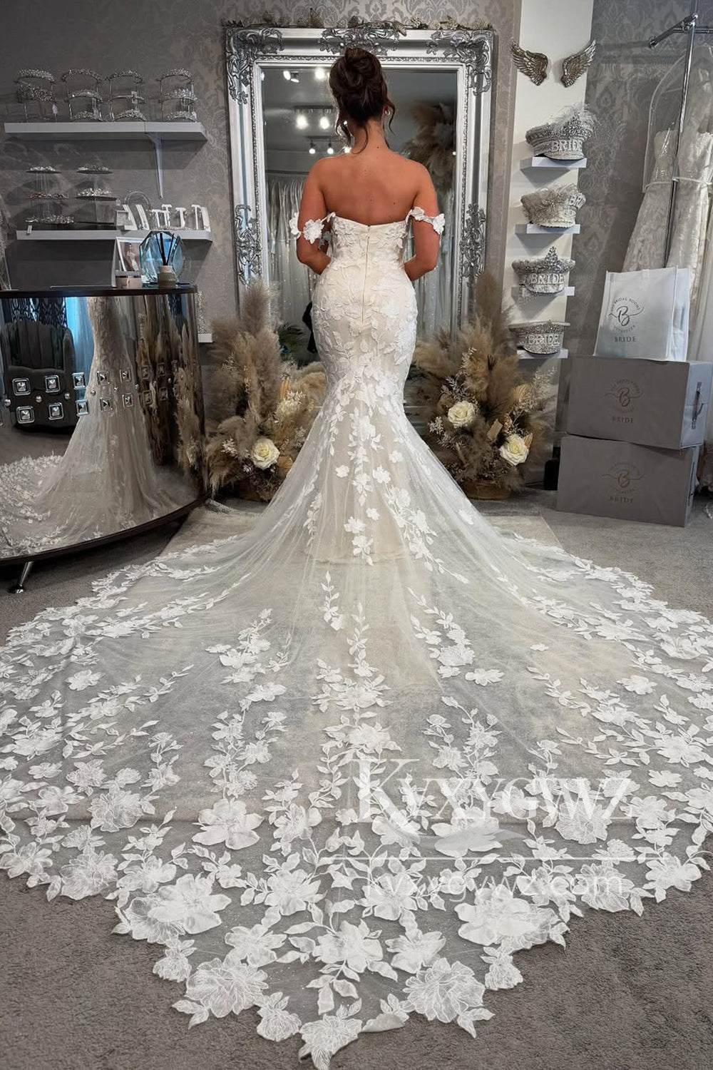 Luxurious Mermaid V Neck Lace Long Wedding Dresses Gown with Appliques HS802