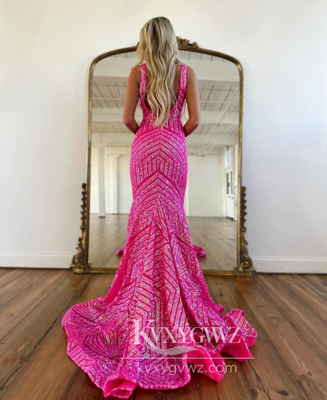 Fashion Mermaid Hot Pink Evening Gown V Neck Conspicuous Sequins Prom Dress LF882
