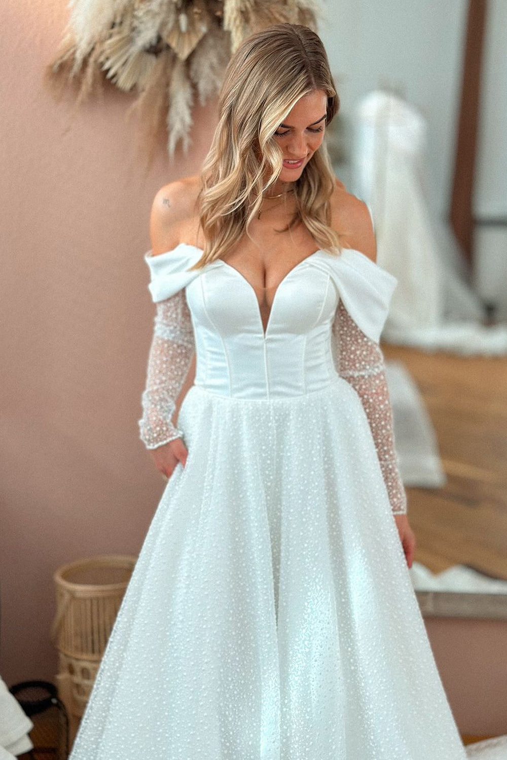 Bohemian Off the Shoulder Sequins Wedding Dresses Gown with Long Sleeves HS868