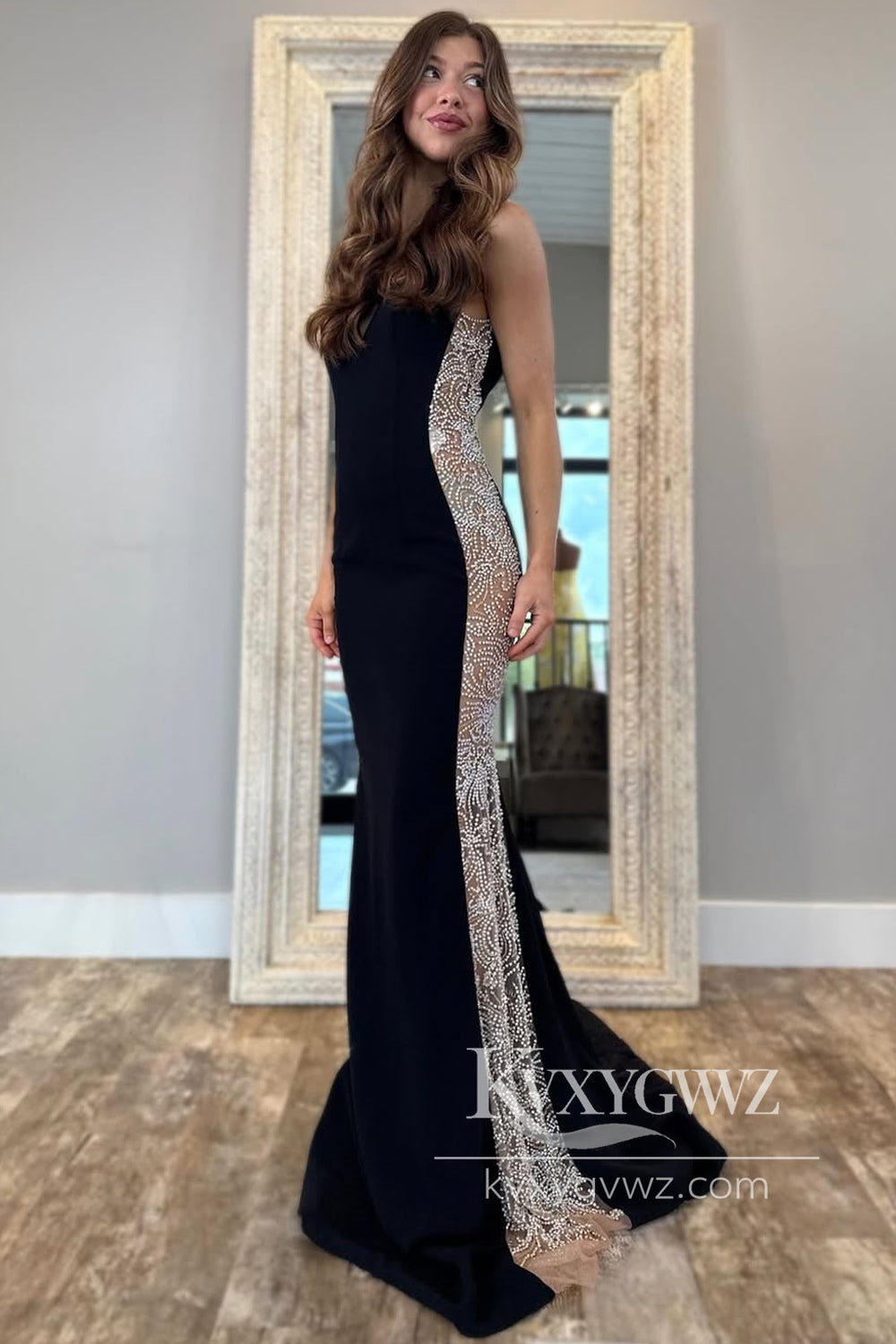 Charming Mermaid V Neck Evening Gown Black Satin Prom Dress with Beading LF907