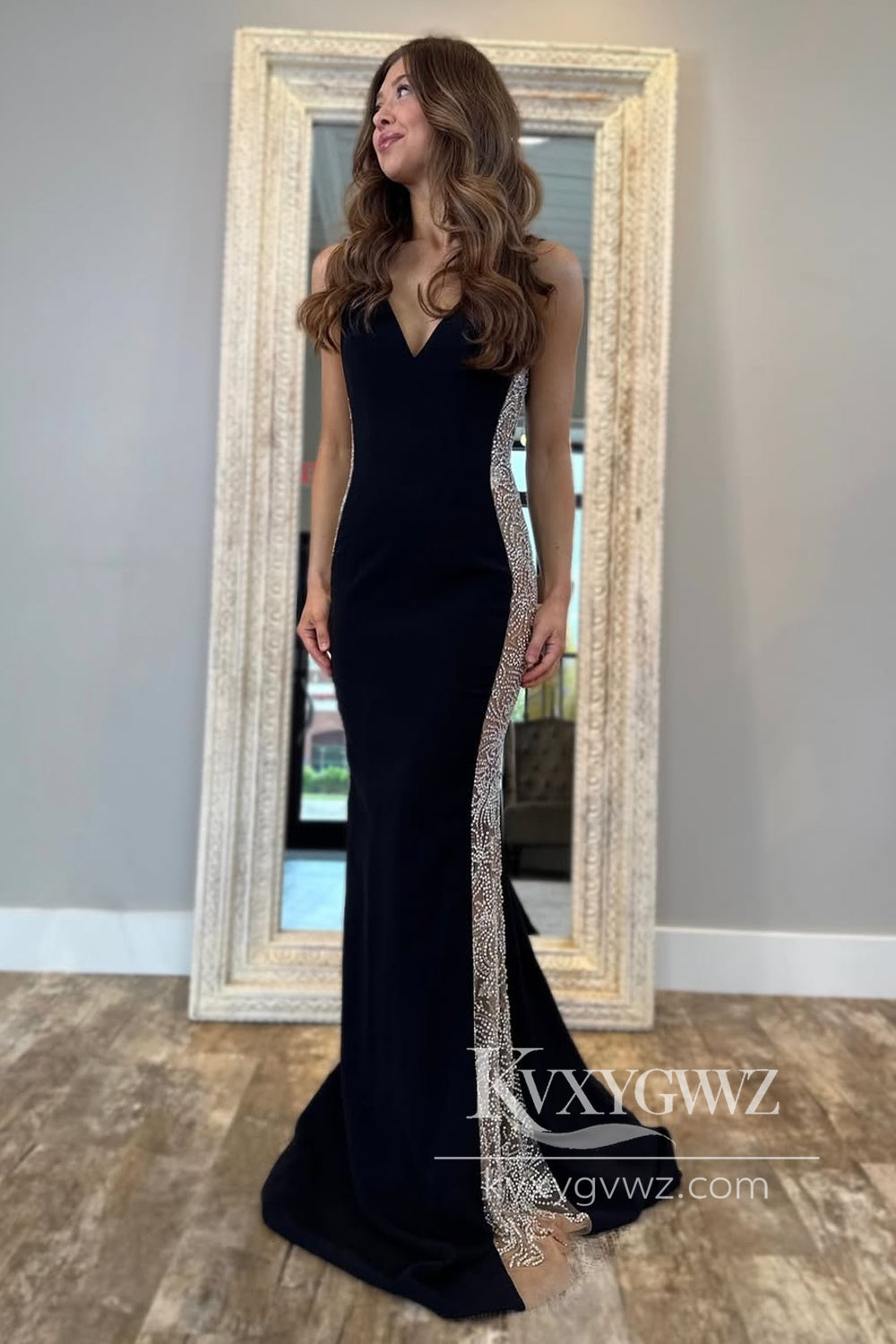 Charming Mermaid V Neck Evening Gown Black Satin Prom Dress with Beading LF907