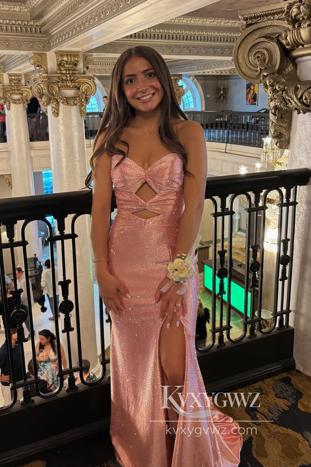 Conspicuous Mermaid Sweetheart Evening Gown Keyhole Satin Prom Dress with Hot Stone LF939