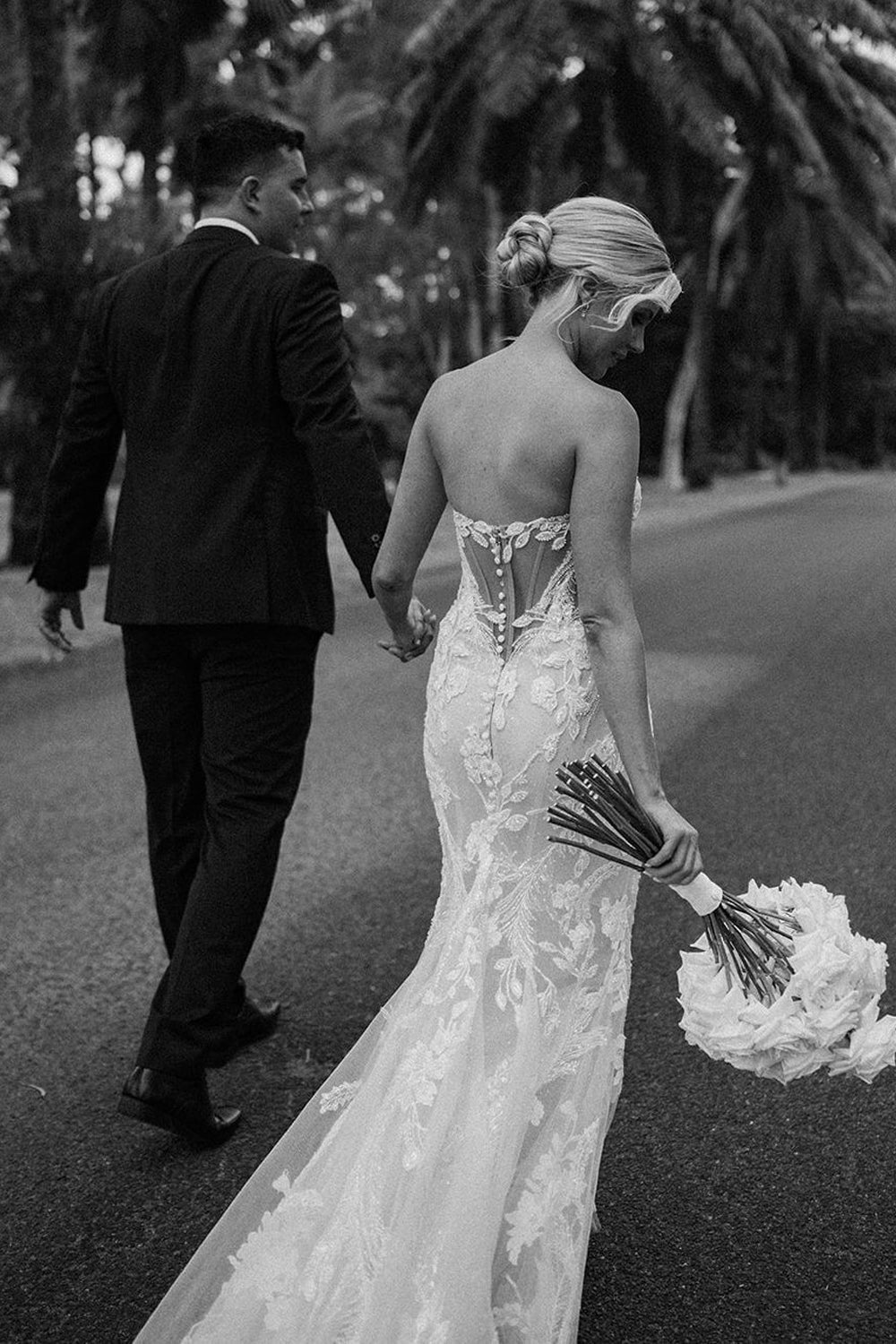 Glamorous Mermaid V Neck Lace Wedding Dresses Gown with Appliques HS865