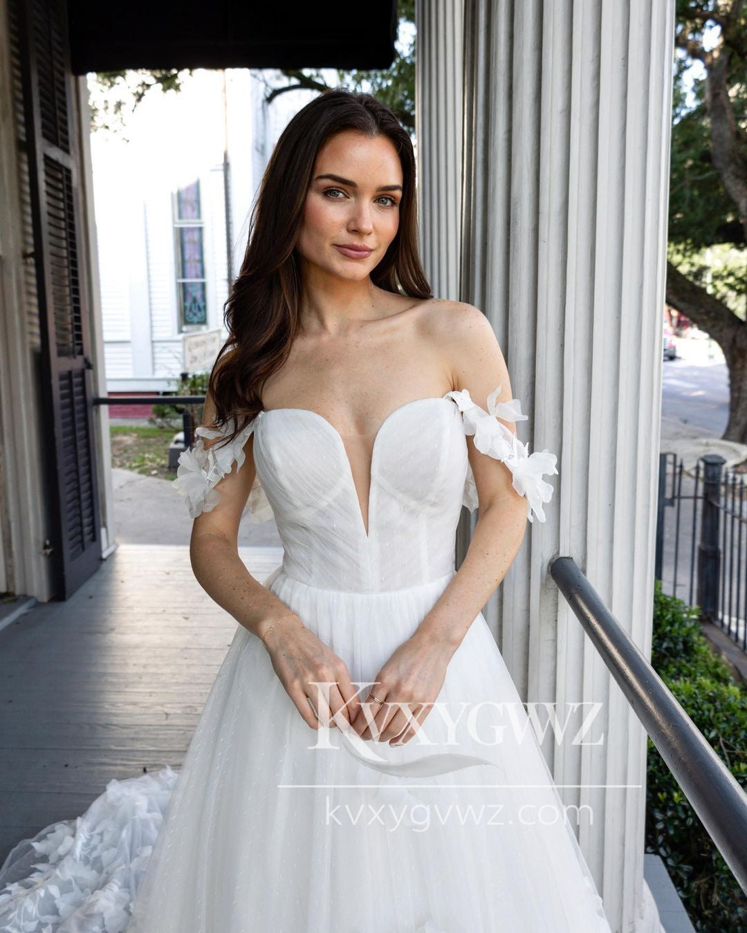 Pastoral Style A Line V Neck Tulle Wedding Dresses Gown with 3D Flower Appliques HS950