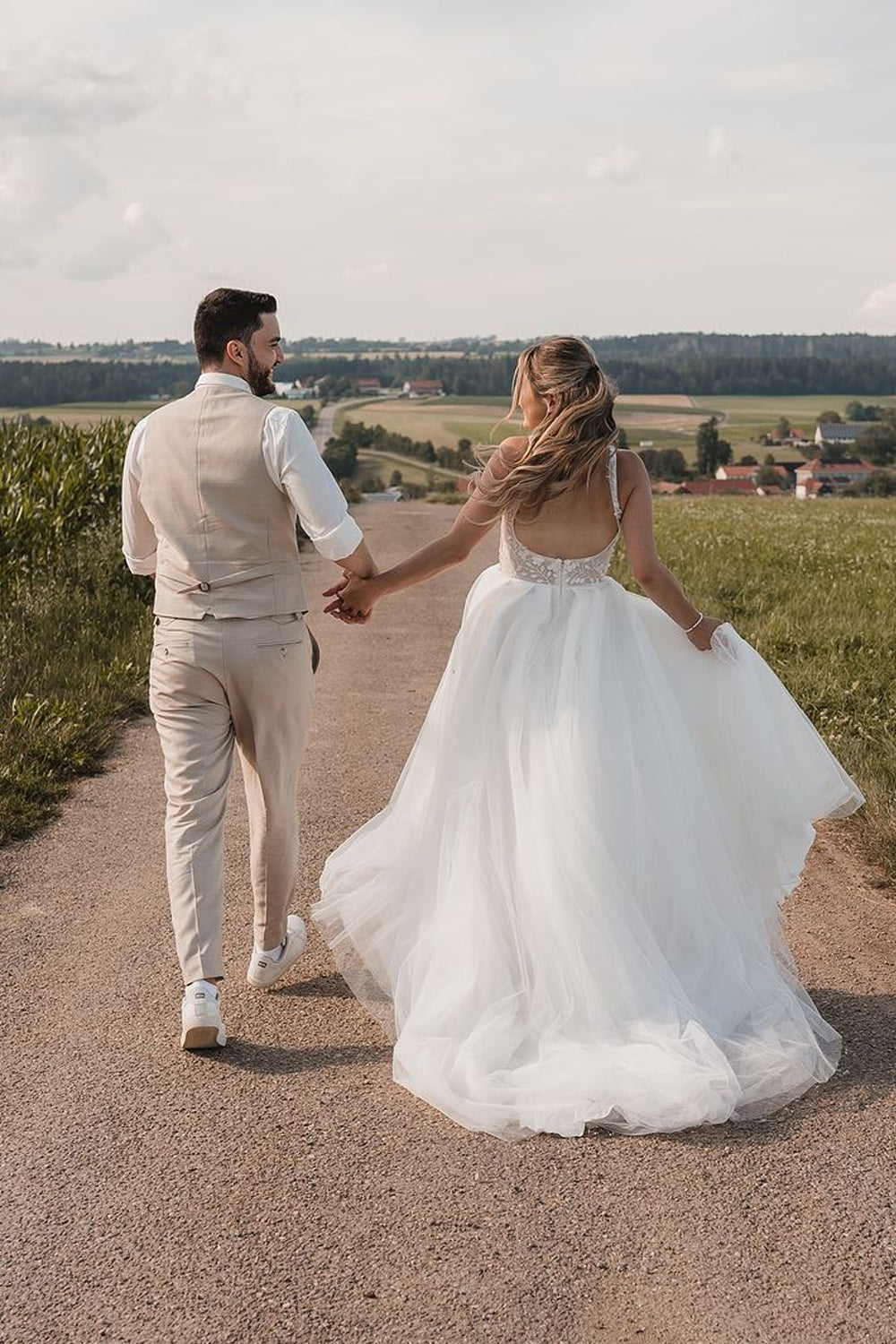 Modern A Line Square Neck Tulle Slit Long Wedding Dresses Gown HS981