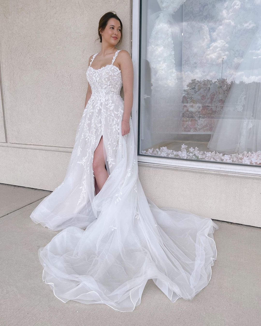 Glamorous A Line Sweetheart Tulle Wedding Dresses Gown with Appliques HS761