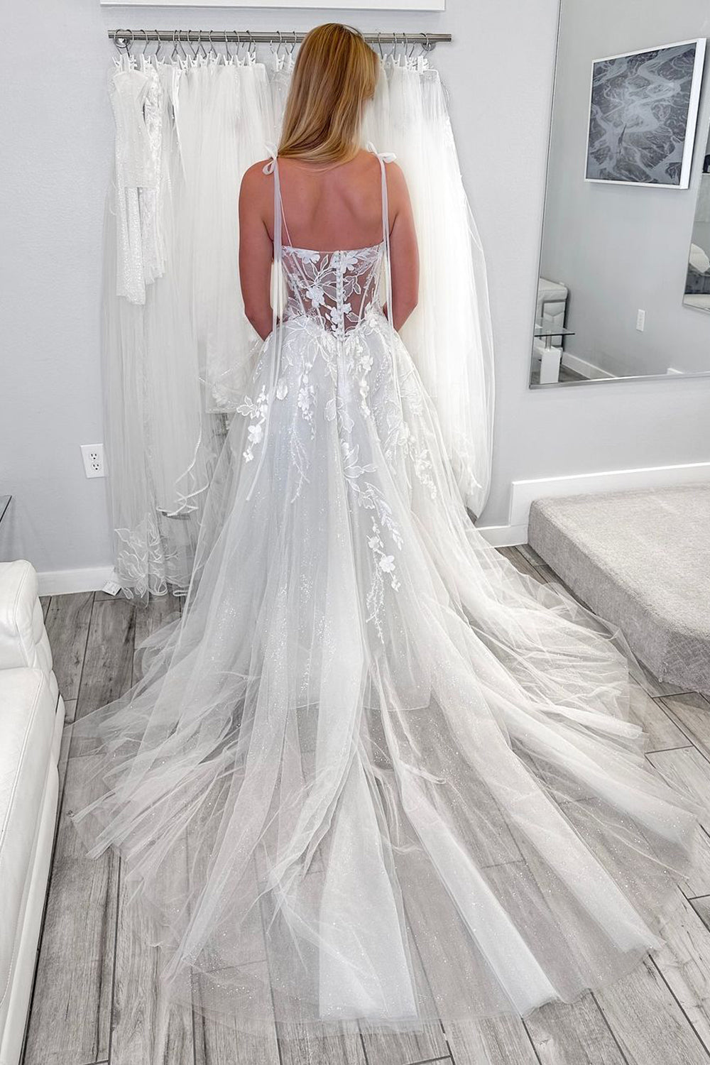 Pastoral Style A Line Sweetheart Tulle Bridal Dresses with Appliques HS863