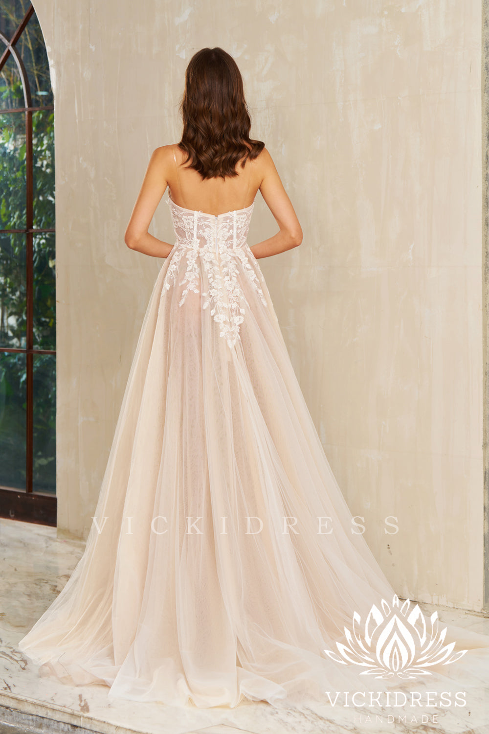 A-Line Strapless Tulle Lace Wedding Dresses Gown with Slit HS731