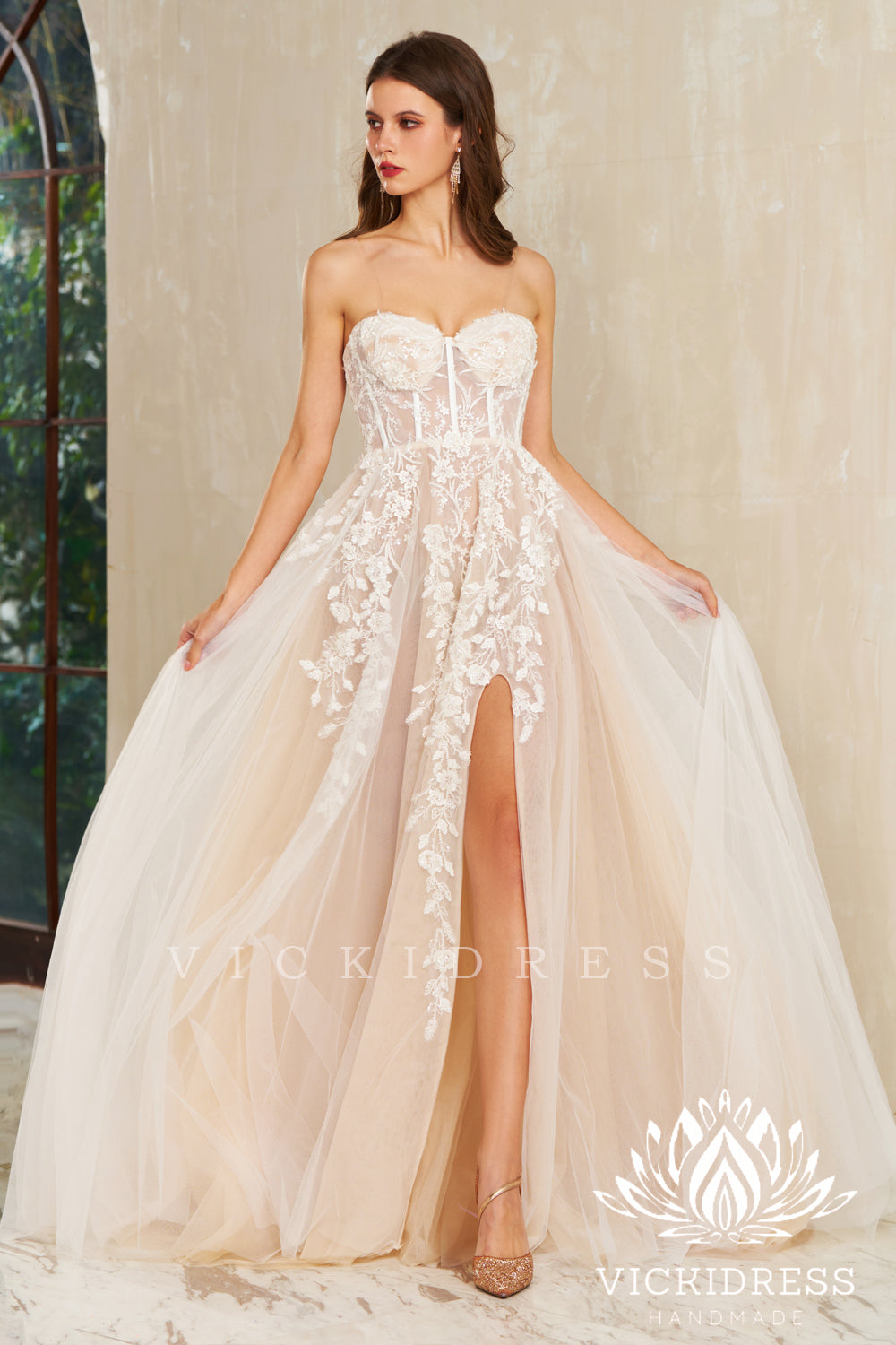 A-Line Strapless Tulle Lace Wedding Dresses Gown with Slit HS731