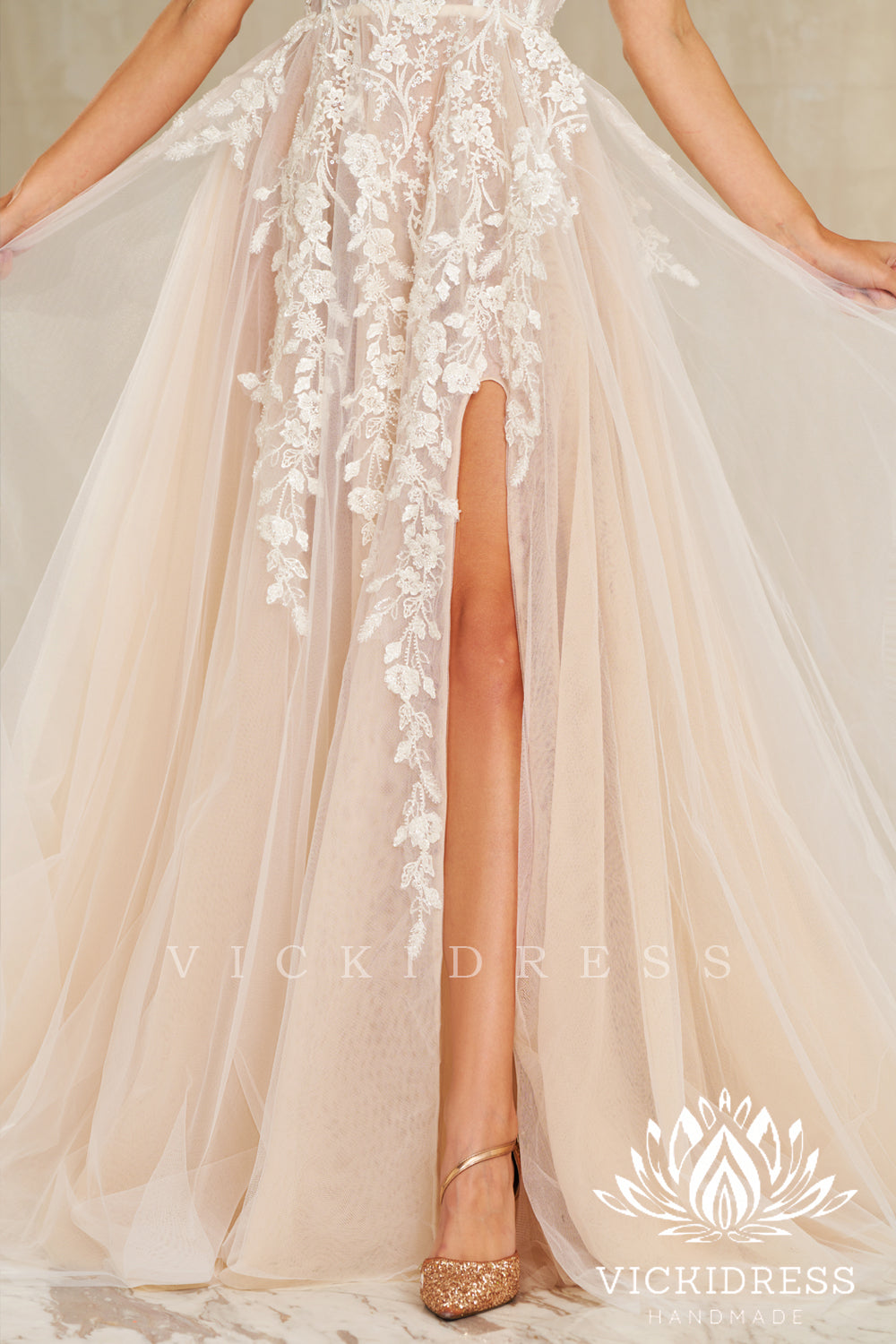 A-Line Strapless Tulle Lace Wedding Dresses Gown with Slit HS731