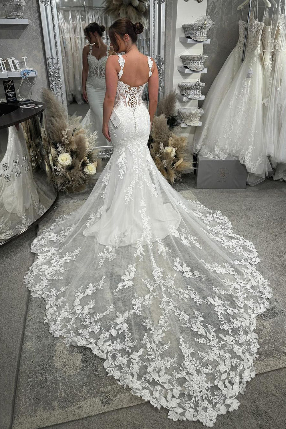Glamorous Mermaid V Neck Lace Wedding Dresses Gown with Appliques HS680