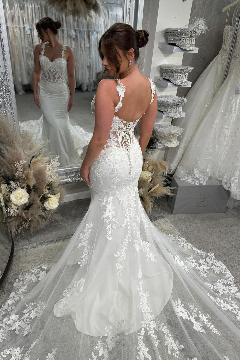 Glamorous Mermaid V Neck Lace Wedding Dresses Gown with Appliques HS680