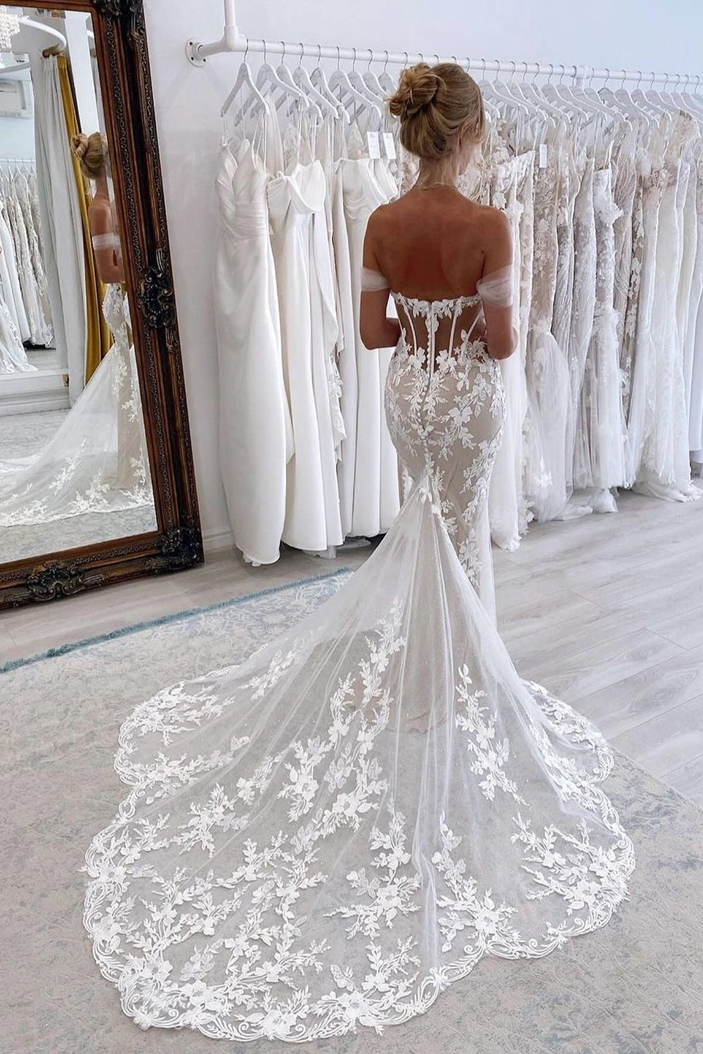 Graceful Mermaid Off the Shoulder Tulle Wedding Dresses Gown with Lace Appliques HS695