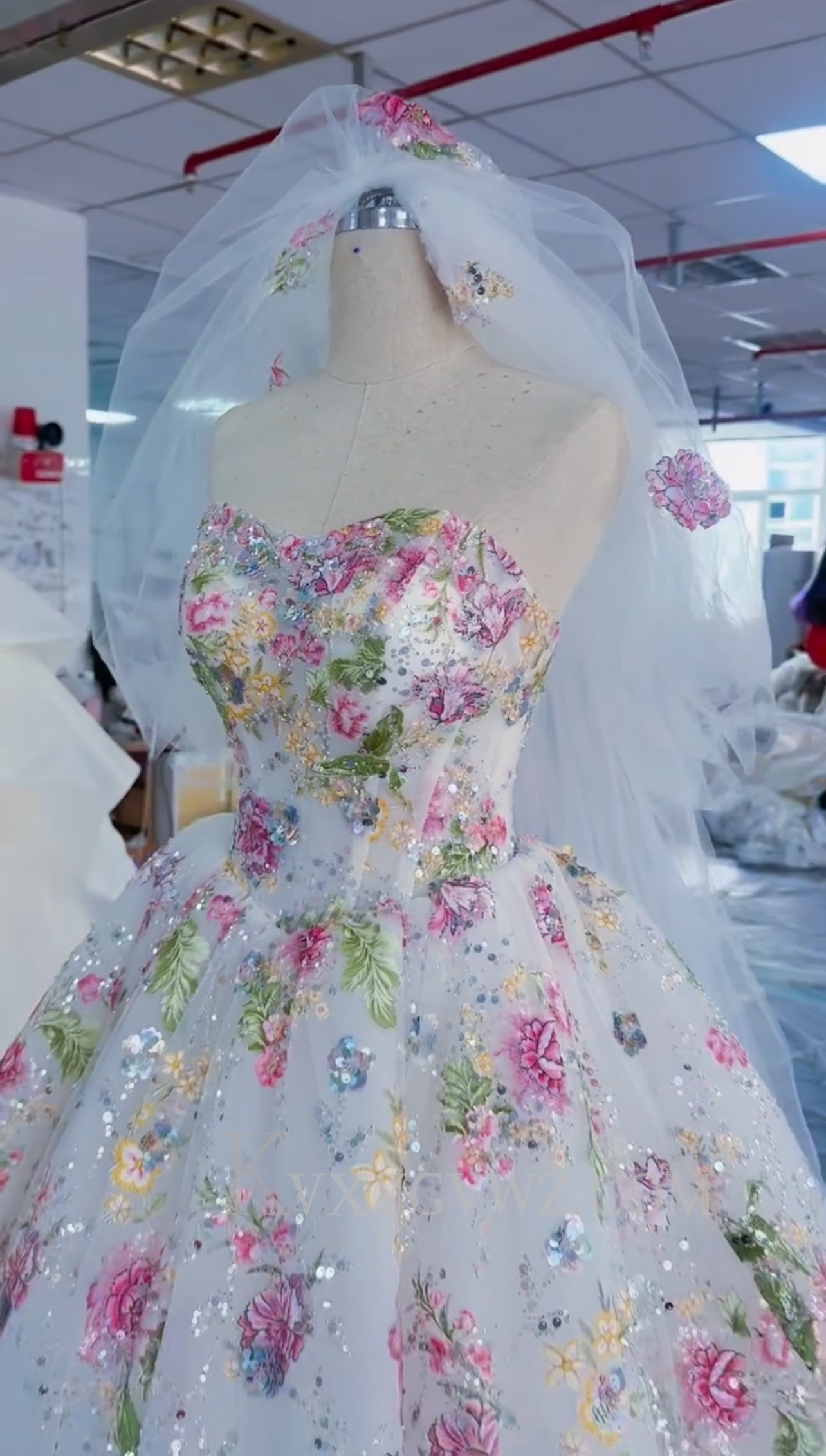 Elegant Sweetheart 3D Lace Appliqued Floor Length Prom Dress LF371