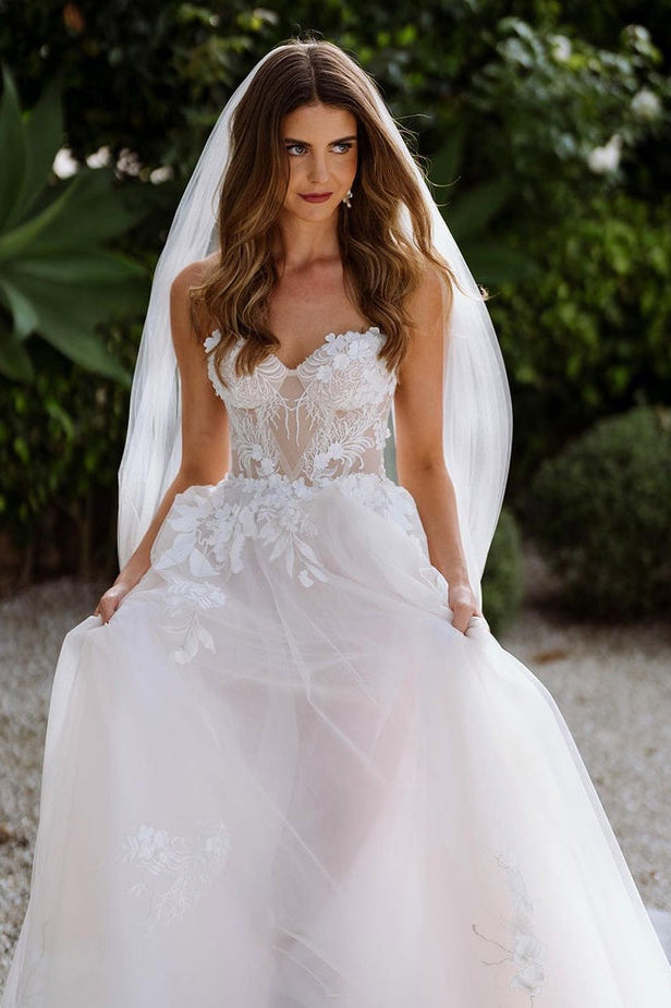 Glamorous A Line Sweetheart Tulle Wedding Dresses Gown with Appliques HS750