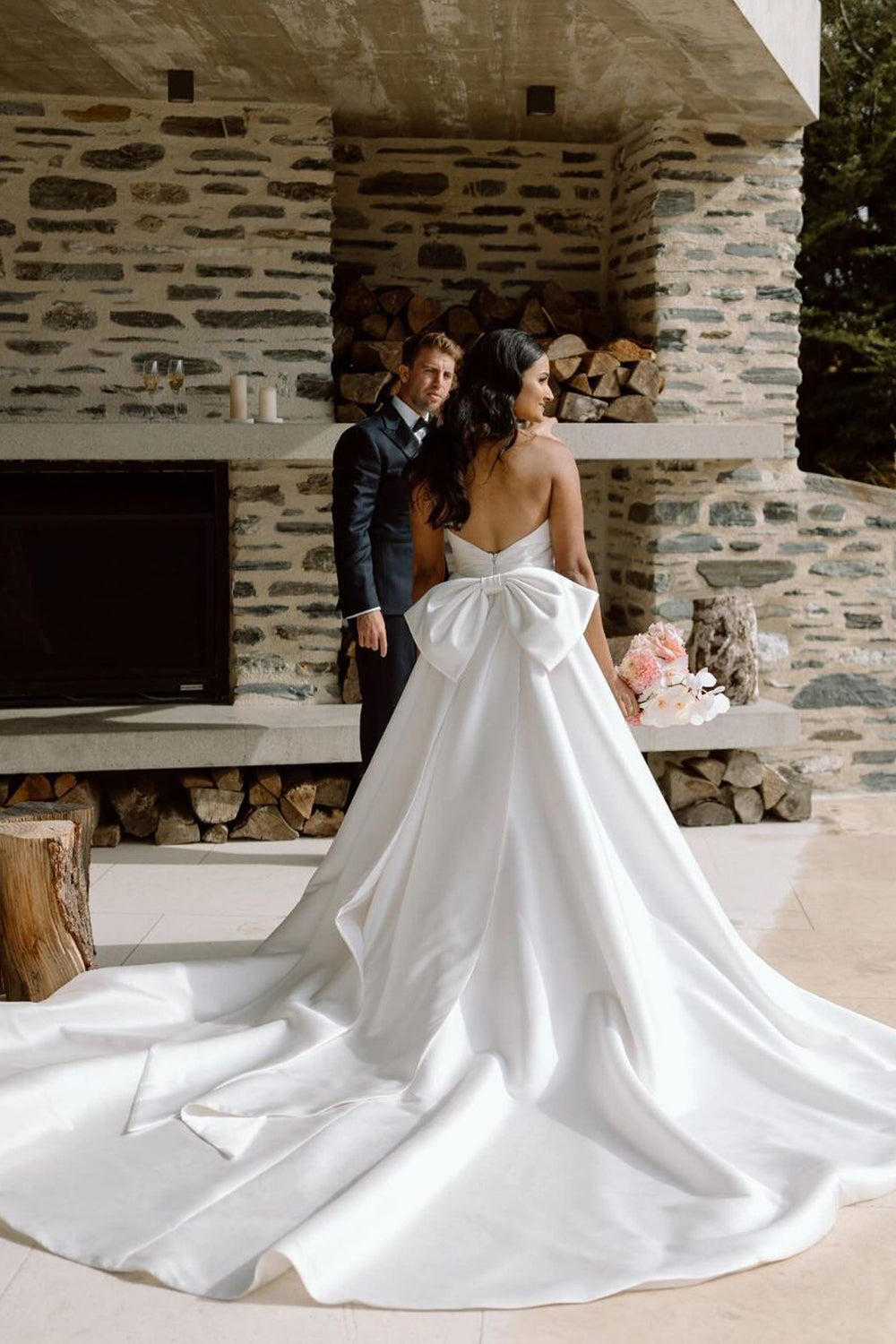 Ball Gown Sweetheart Satin Long Wedding Dresses Gown with Big Bow HS927