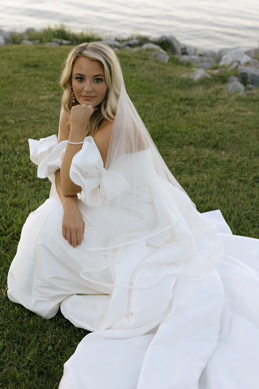 Dazzling Mermaid Off the Shoulder Wedding Dresses Gown with Ruffled Sleeves HS880