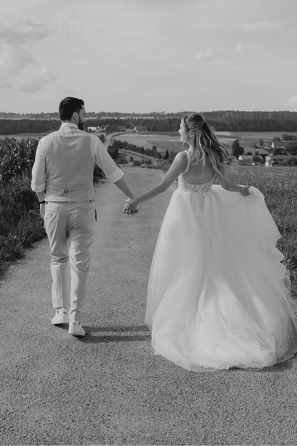 Modern A Line Square Neck Tulle Slit Long Wedding Dresses Gown HS981
