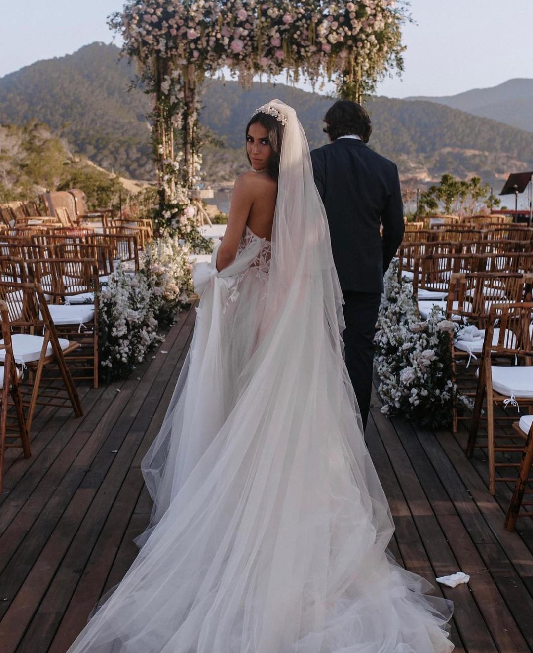 Cute A Line Sweetheart Tulle Wedding Dresses Gown with Appliques HS667