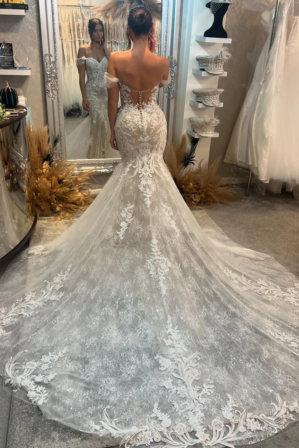 Pastoral Style Mermaid Off the Shoulder Lace Tulle Wedding Dresses Gown with Appliques HS891