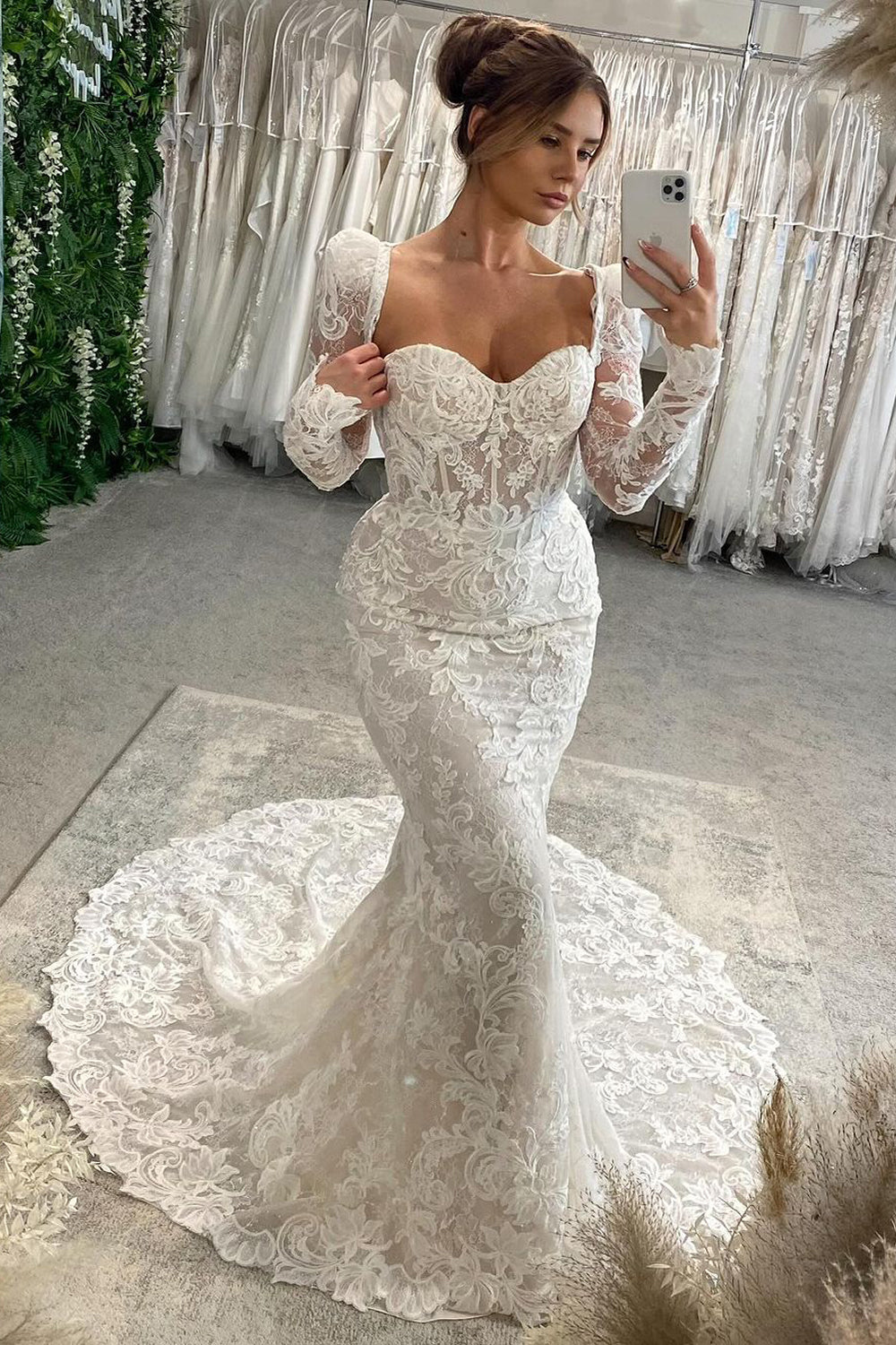 Graceful Mermaid Vintage Lace Long Wedding Dresses Gown with Ruffled Sleeves HS951