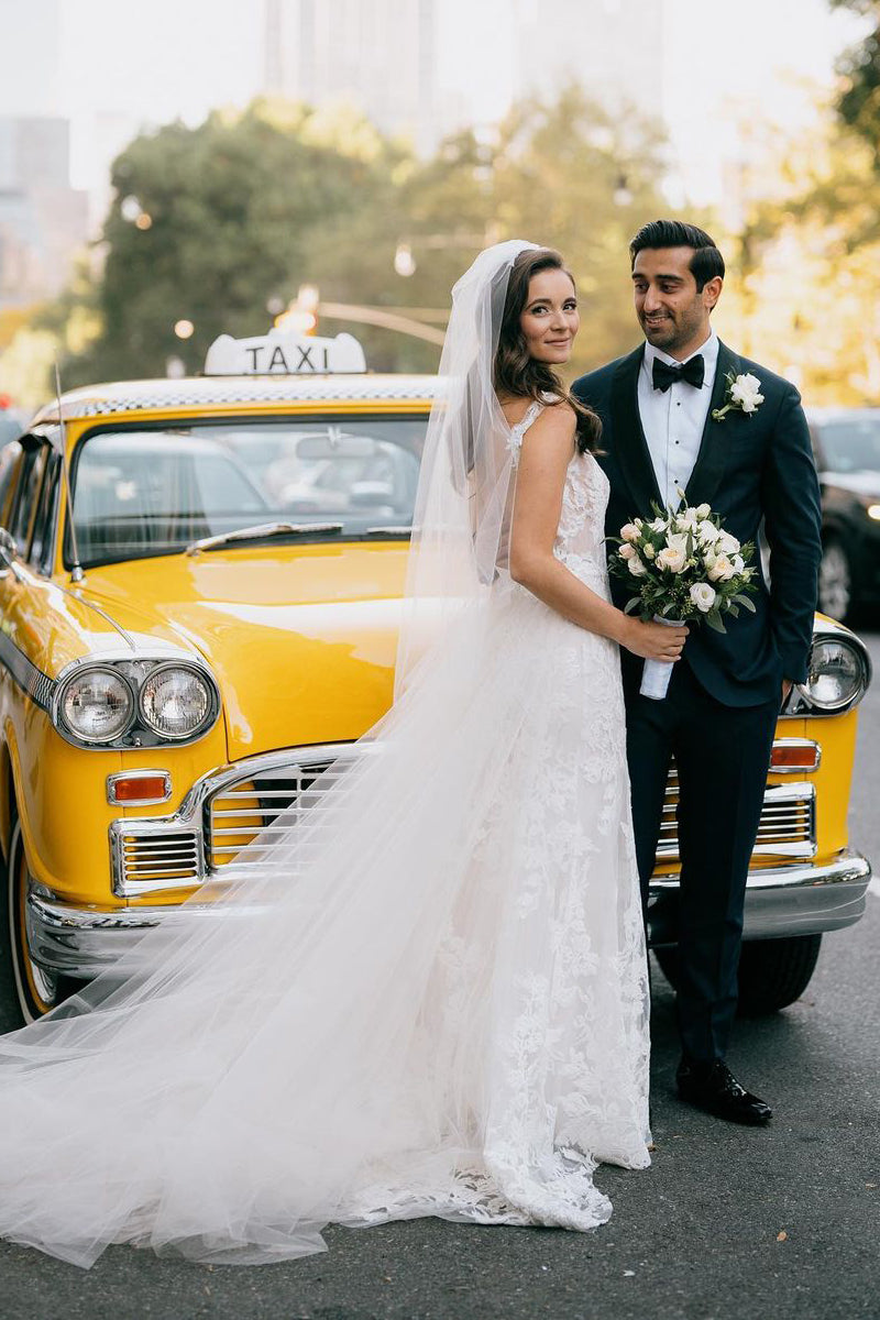 Beautiful A-Line Scoop Neck White Tulle Wedding Dresses Gown with Appliques HS738