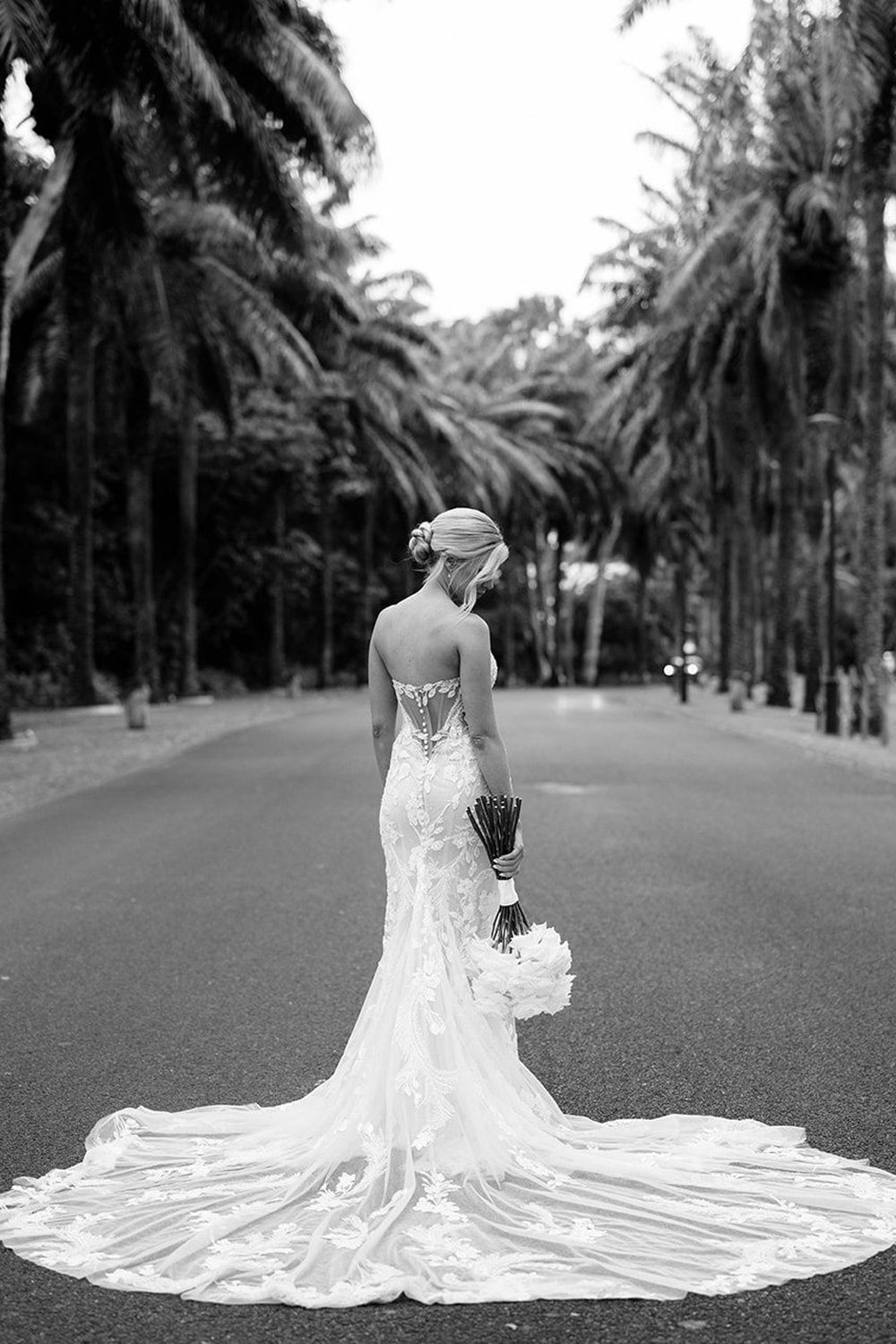 Glamorous Mermaid V Neck Lace Wedding Dresses Gown with Appliques HS865
