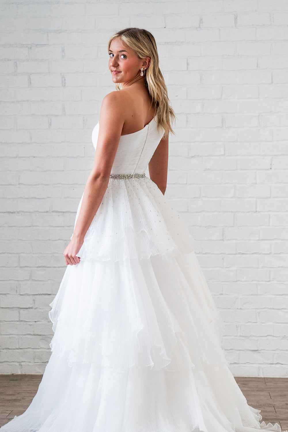 Ball Gown One Shoulder White Ruffle Tiered Tulle Wedding Dresses Gown HS800