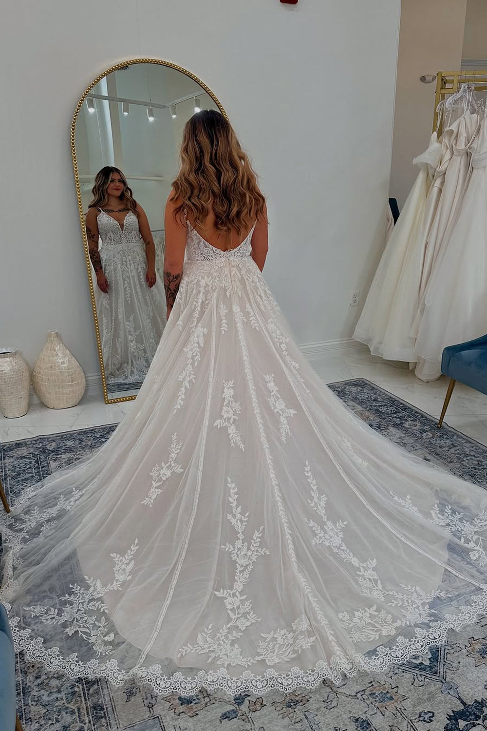 A-Line V Neck Ivory Tulle Lace Wedding Dresses Gown HS752
