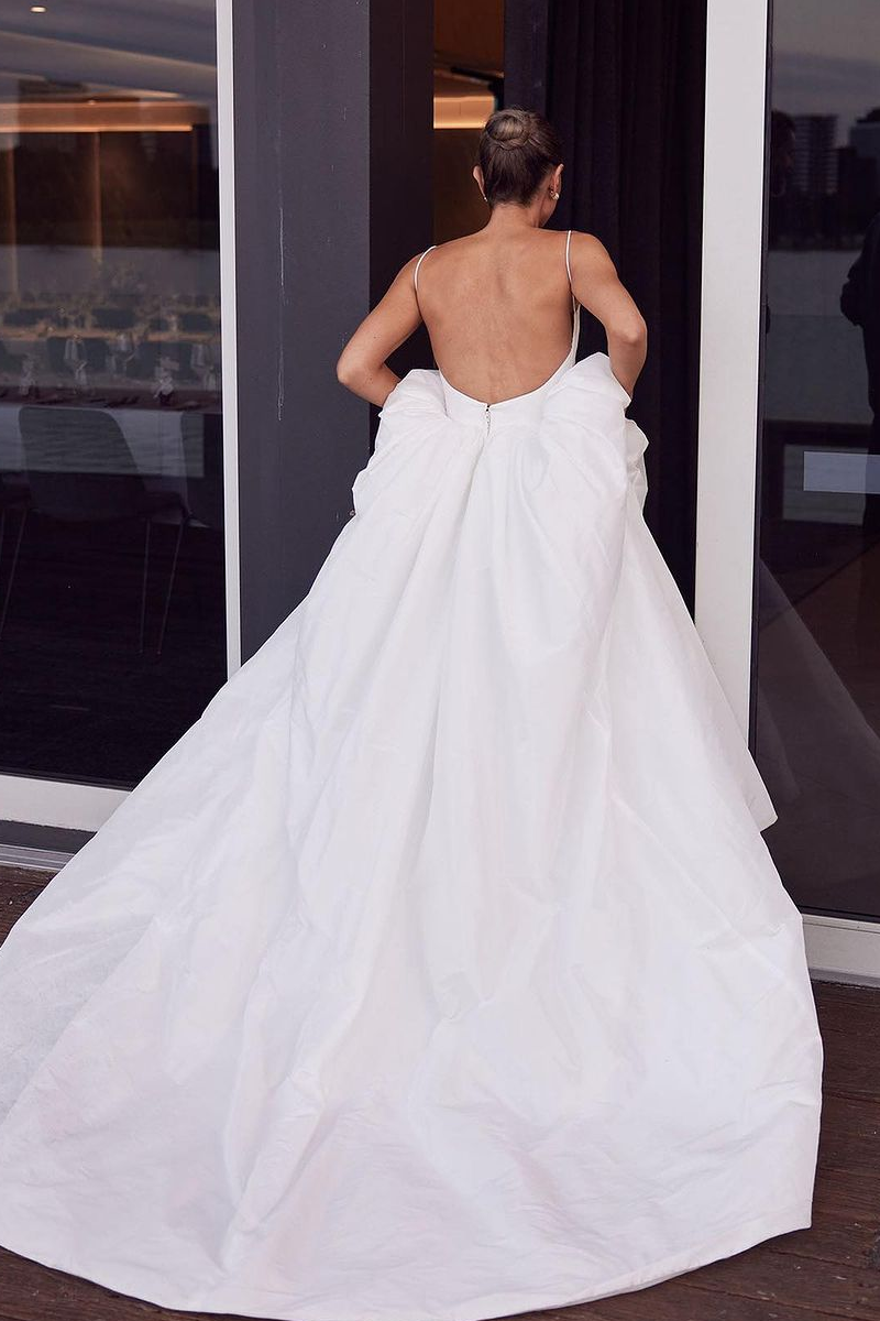 A-Line White Satin Spaghetti Straps Backless Wedding Dresses Gown HS737