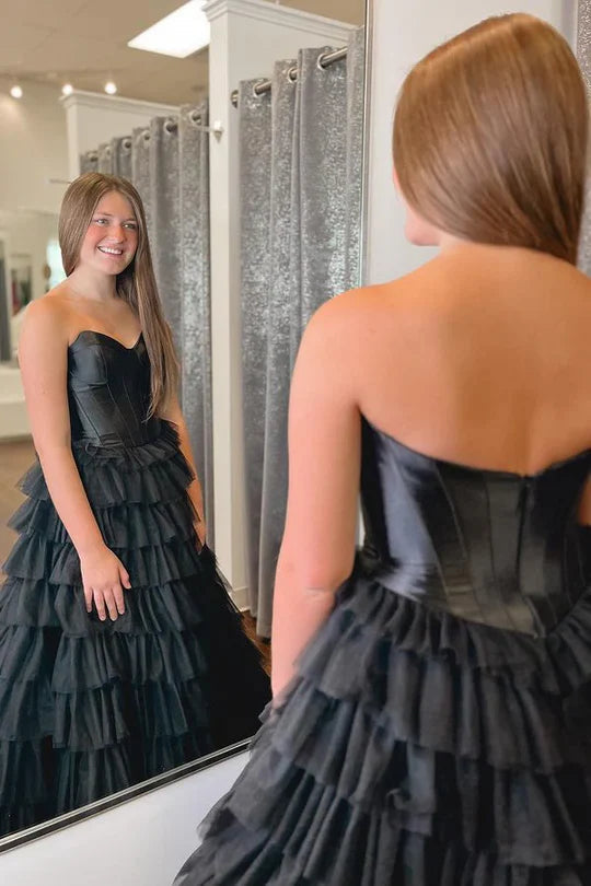Dazzling Ball Gown Sweetheart Tiered Tulle Prom Dress Gown