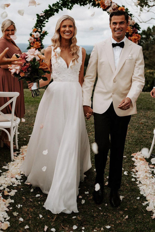 Graceful  A-Line V Neck White Chiffon Wedding Dresses Gown with Appliques HS674