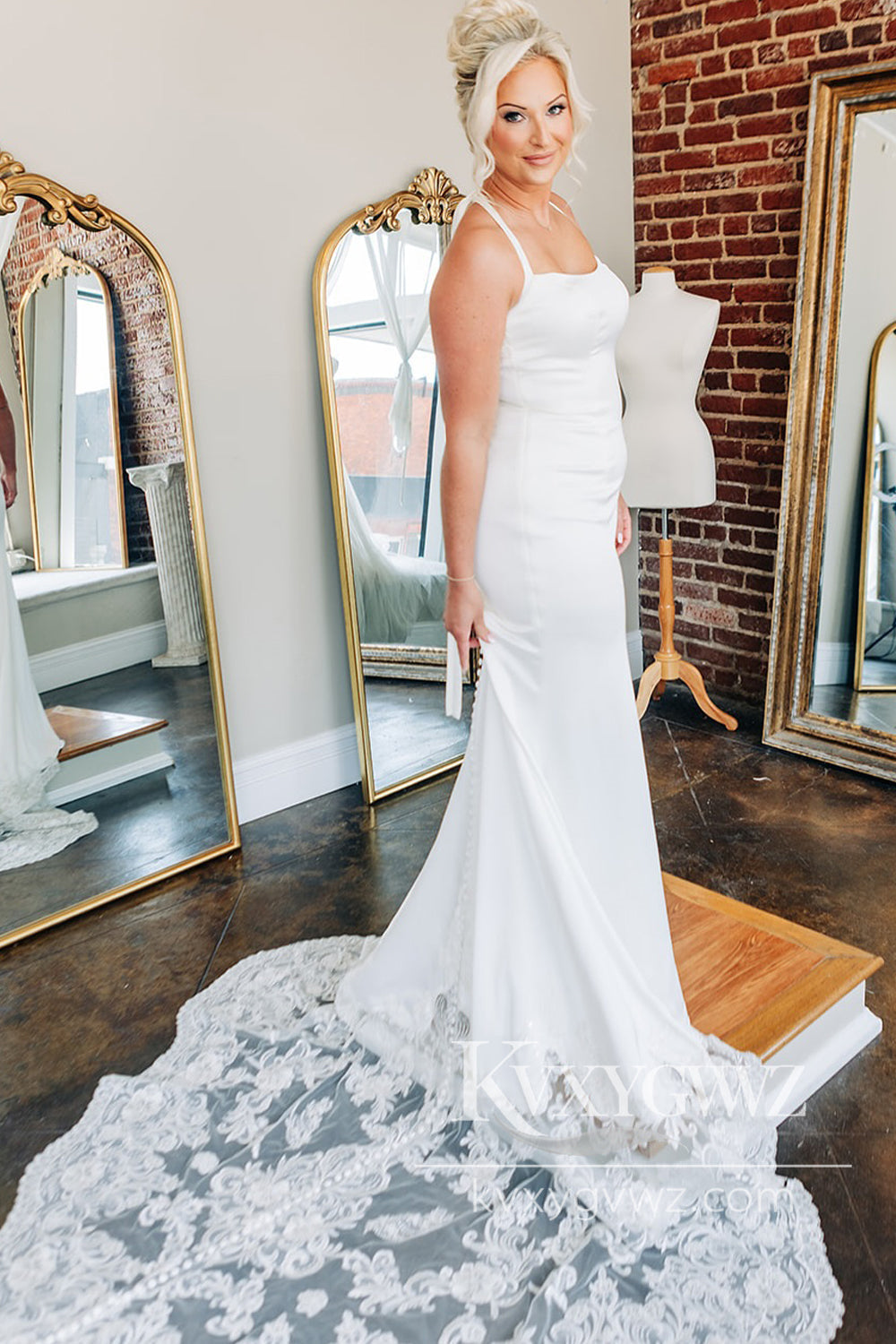 Graceful Mermaid Scoop Neck Elastic Satin Long Wedding Dresses Gown with Appliques HS1018
