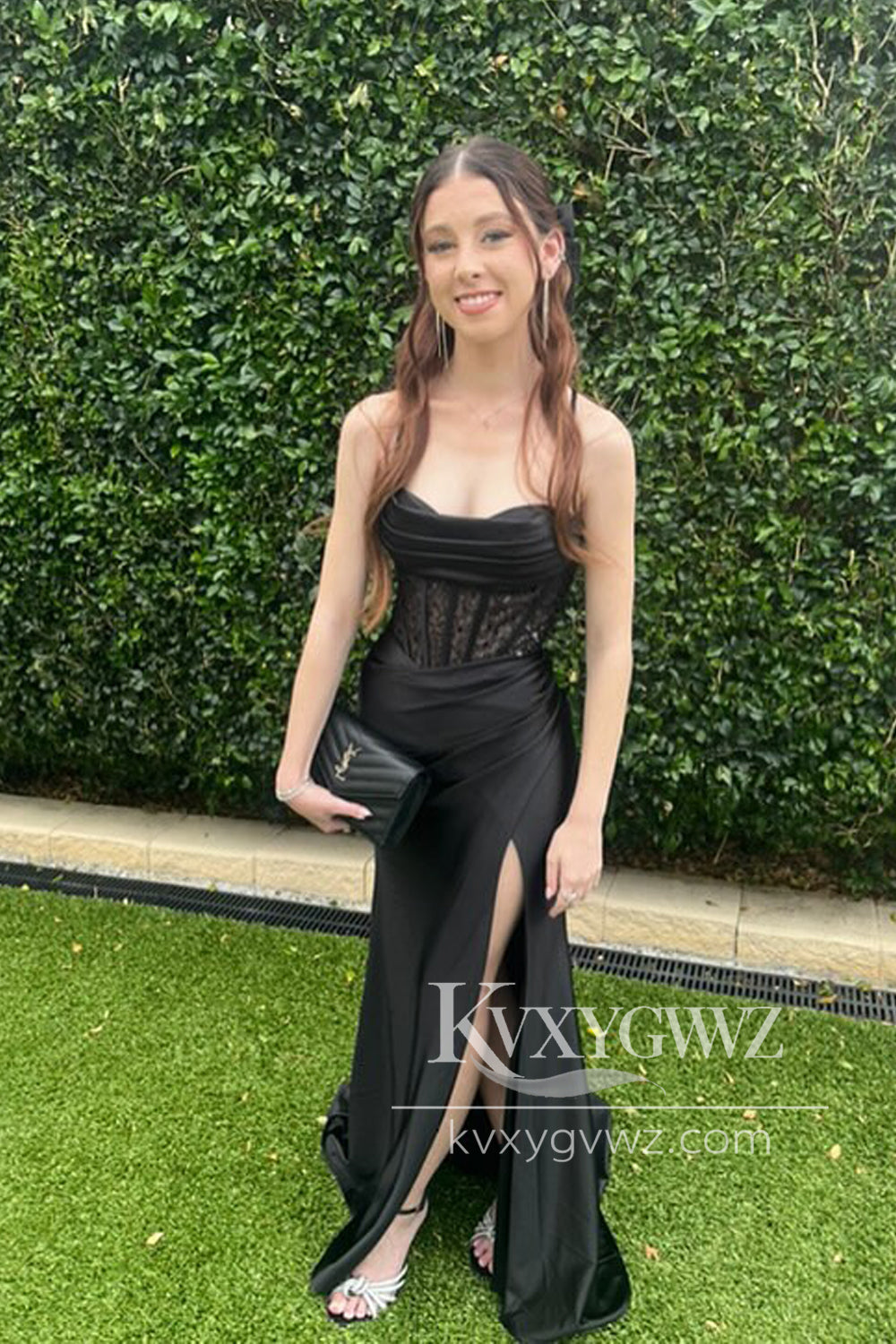 Stunning Mermaid Scoop Neck Evening Gown Black Satin Slit Prom Dress with Appliques LF1297