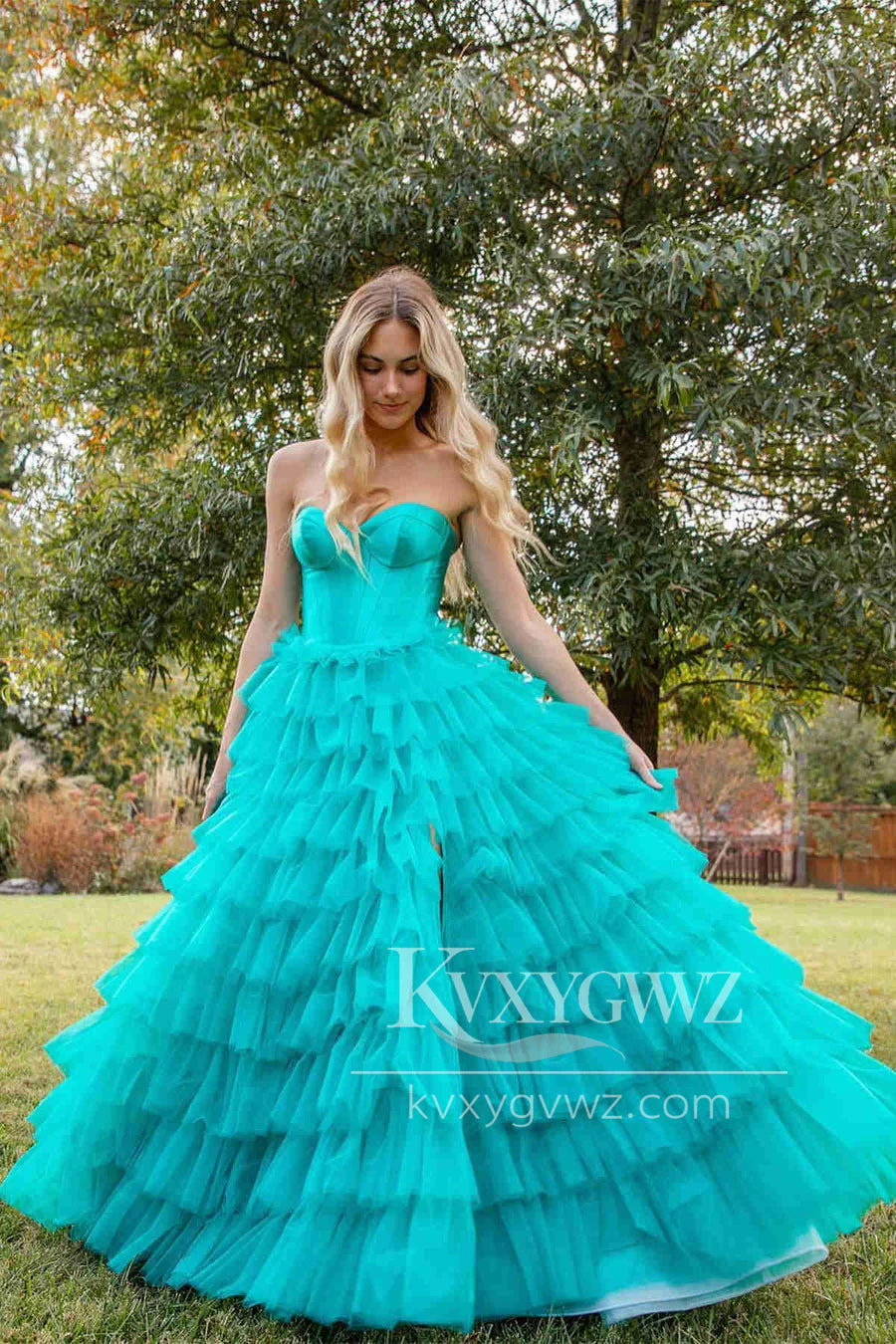 Dazzling A-line Ball Gown Sweetheart Tiered Evening Gown Tulle Prom Dress LF1418