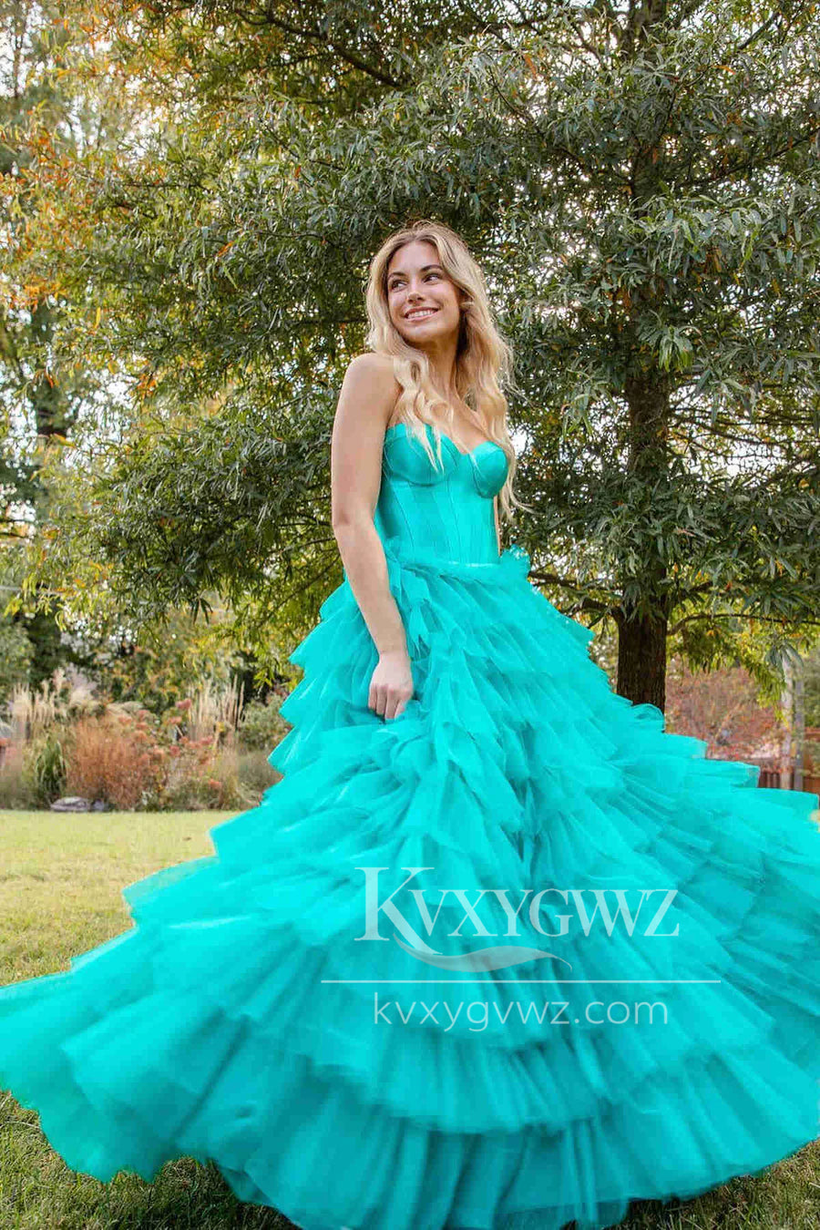 Dazzling A-line Ball Gown Sweetheart Tiered Evening Gown Tulle Prom Dress LF1418