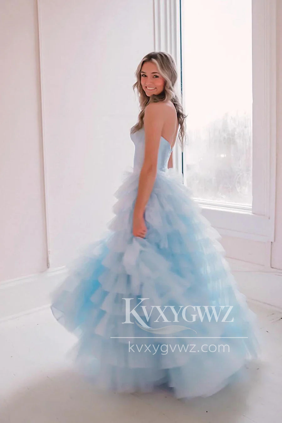 Dazzling A-line Ball Gown Sweetheart Tiered Evening Gown Tulle Prom Dress LF1418