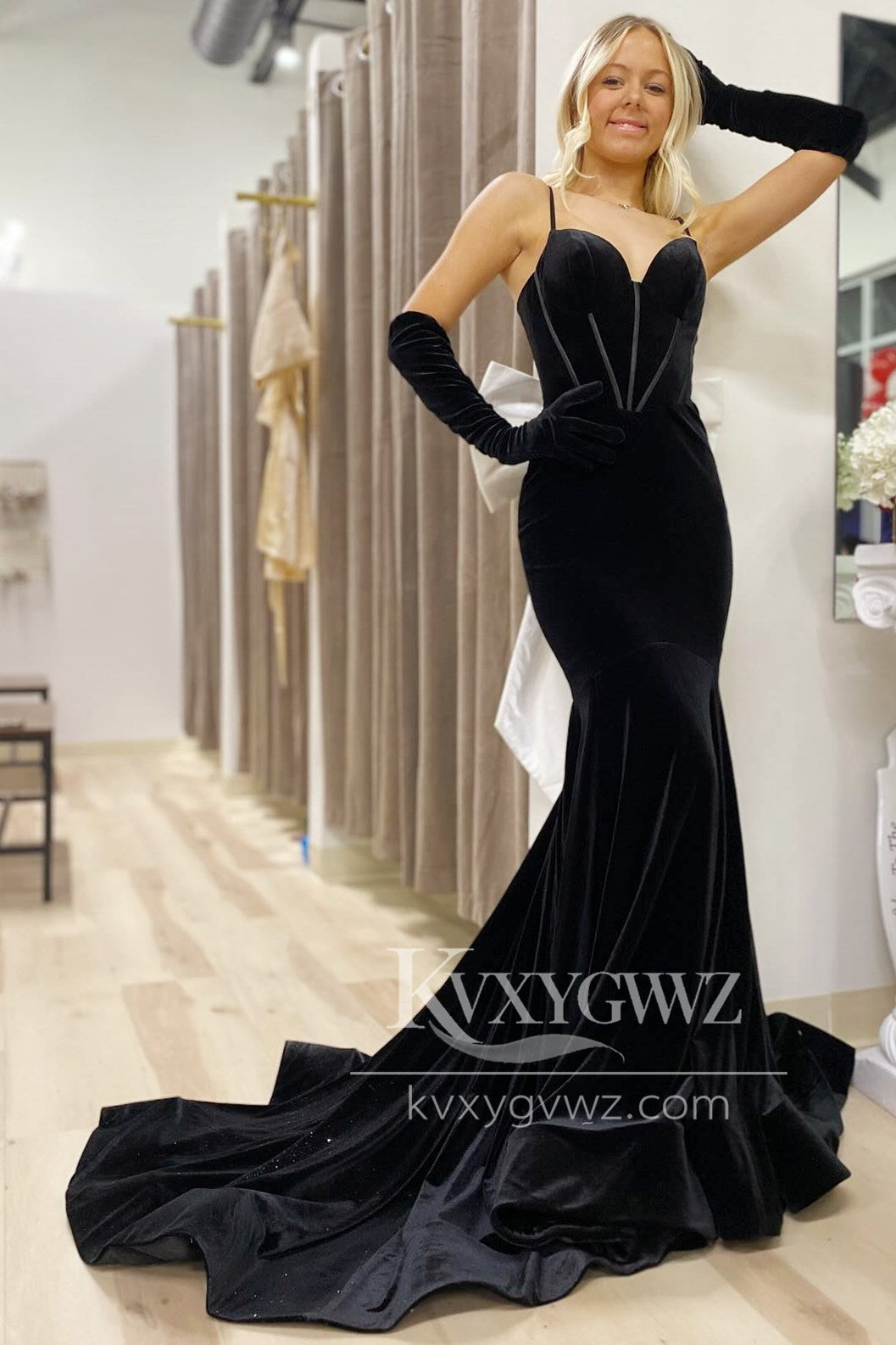 Glamorous Mermaid Evening Gown Sweetheart Black Velvet Long Prom Dress with Bow LF1434
