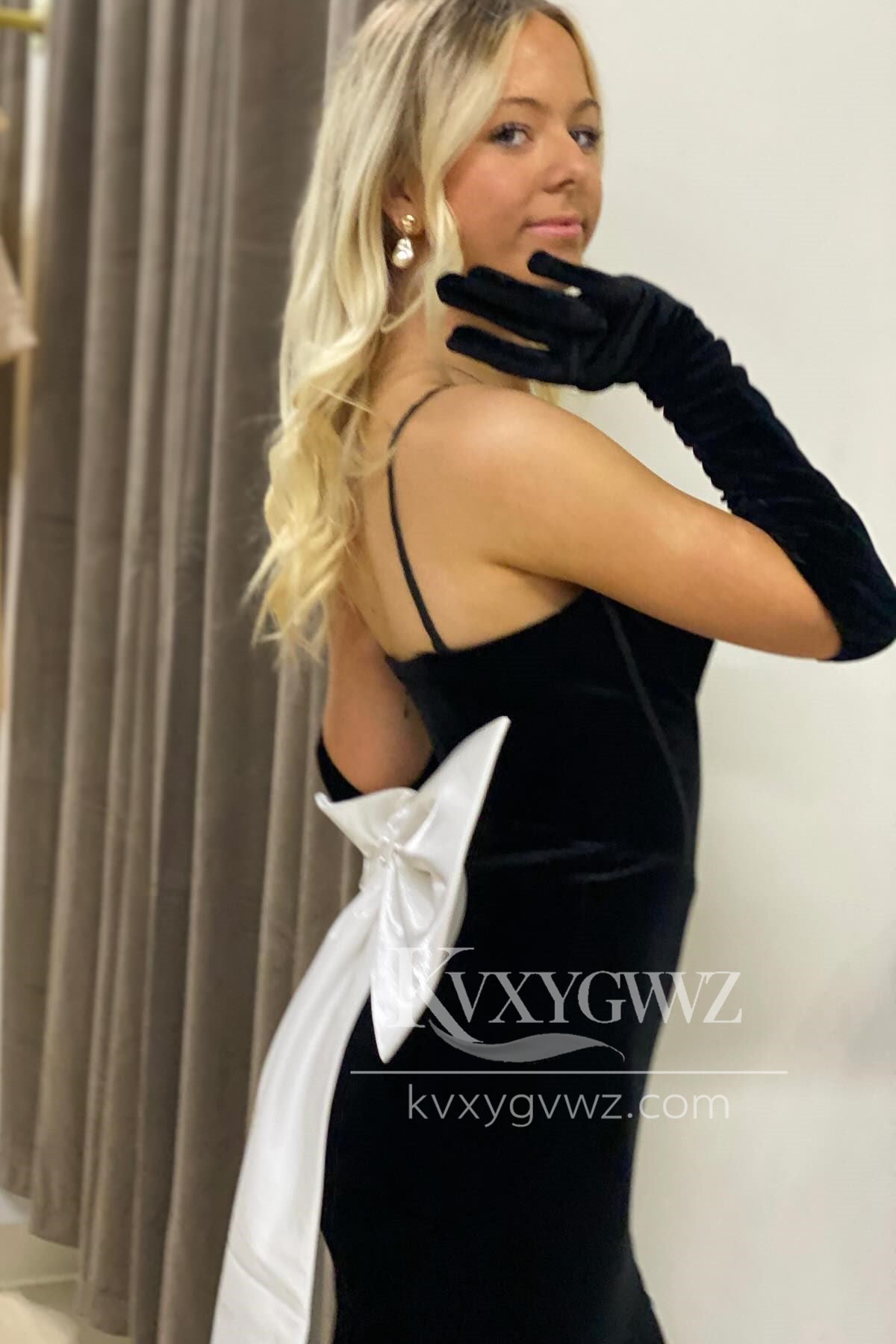 Glamorous Mermaid Evening Gown Sweetheart Black Velvet Long Prom Dress with Bow LF1434