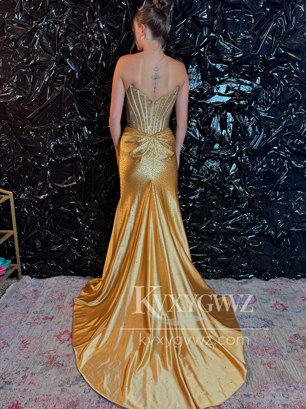 Fashion  Mermaid Evening Gown Scoop Neck Gold Satin Hot Stone Beading Prom Dress with Slit LF1436