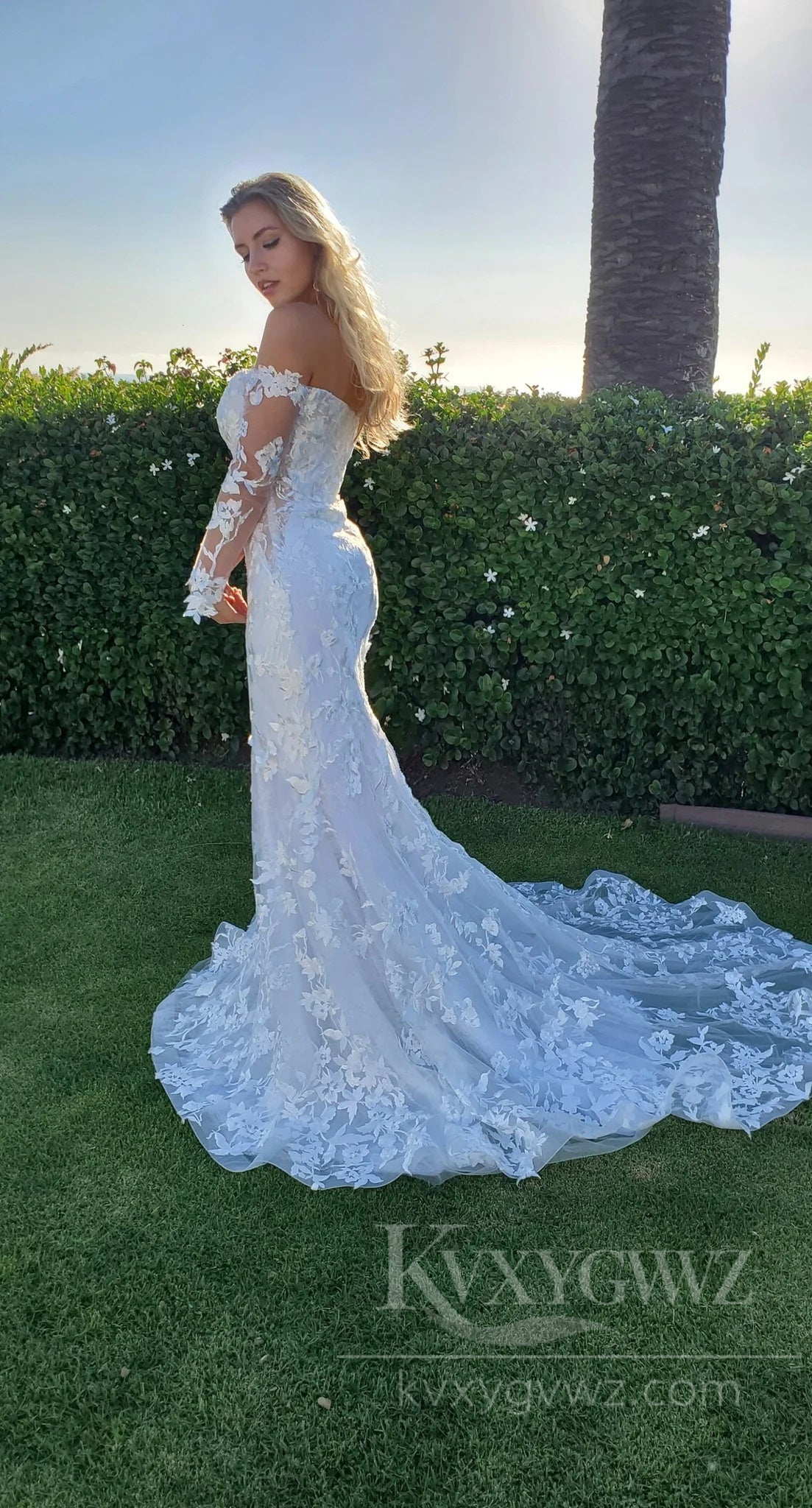 Romantic Off-Shoulder Lace Mermaid Wedding Dress with V-Neck and Train Long Sleeves Bridal Gown HS439