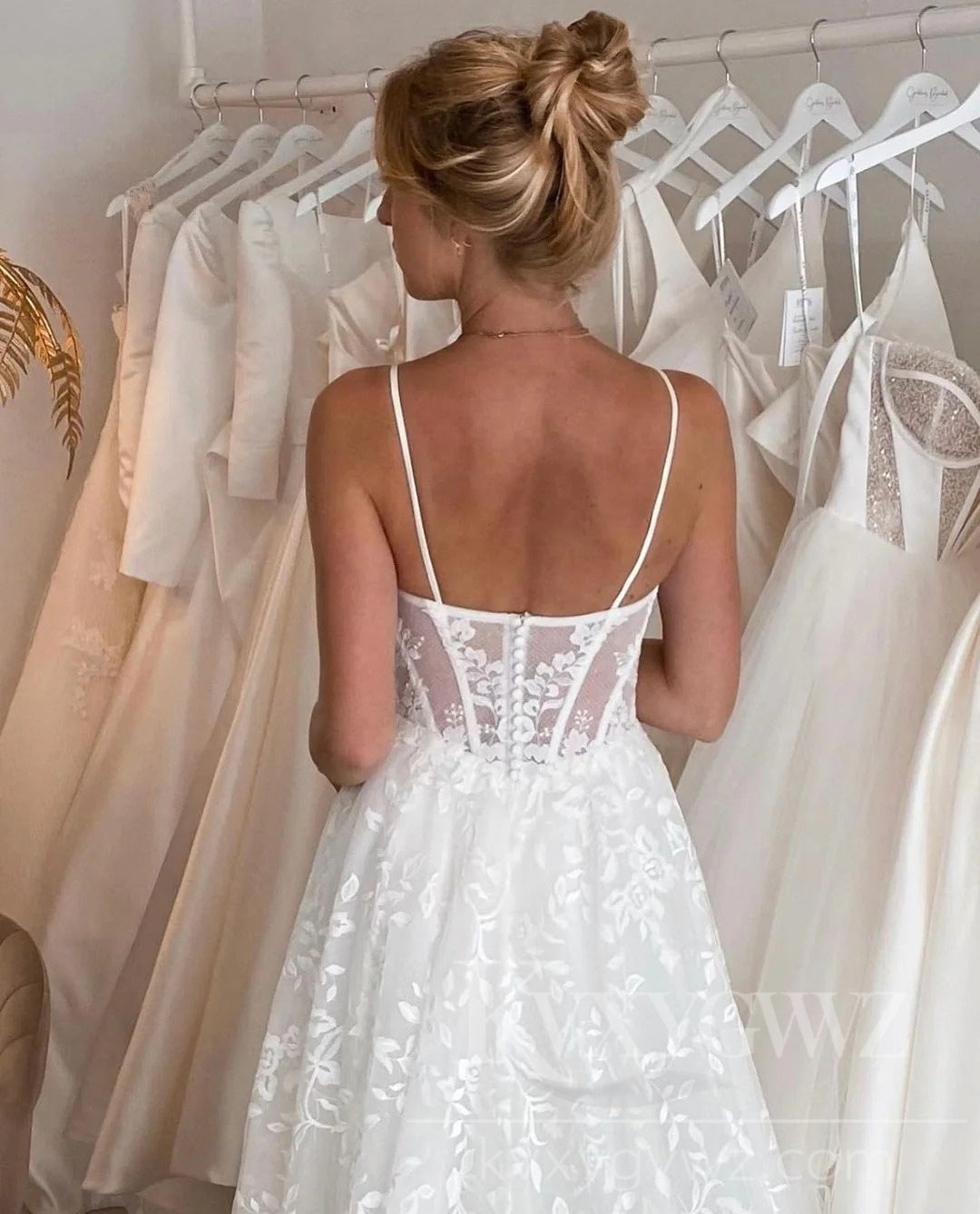 Romantic Lace Sweetheart Wedding Gown with Dramatic Sleeves Sweep Train Bridal Gown HS449